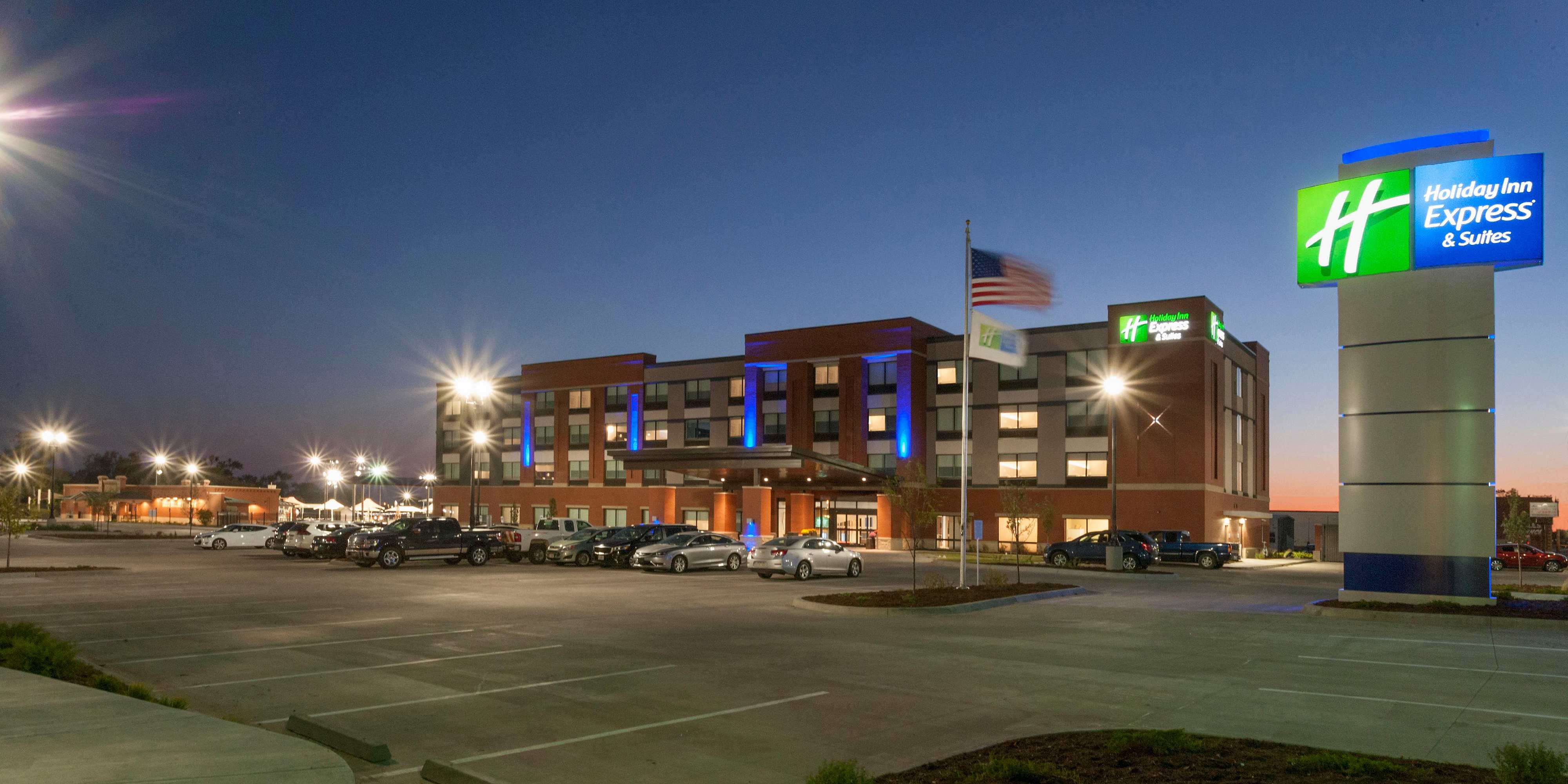 Hotels in Dodge City, KS  Holiday Inn Express & Suites Dodge City