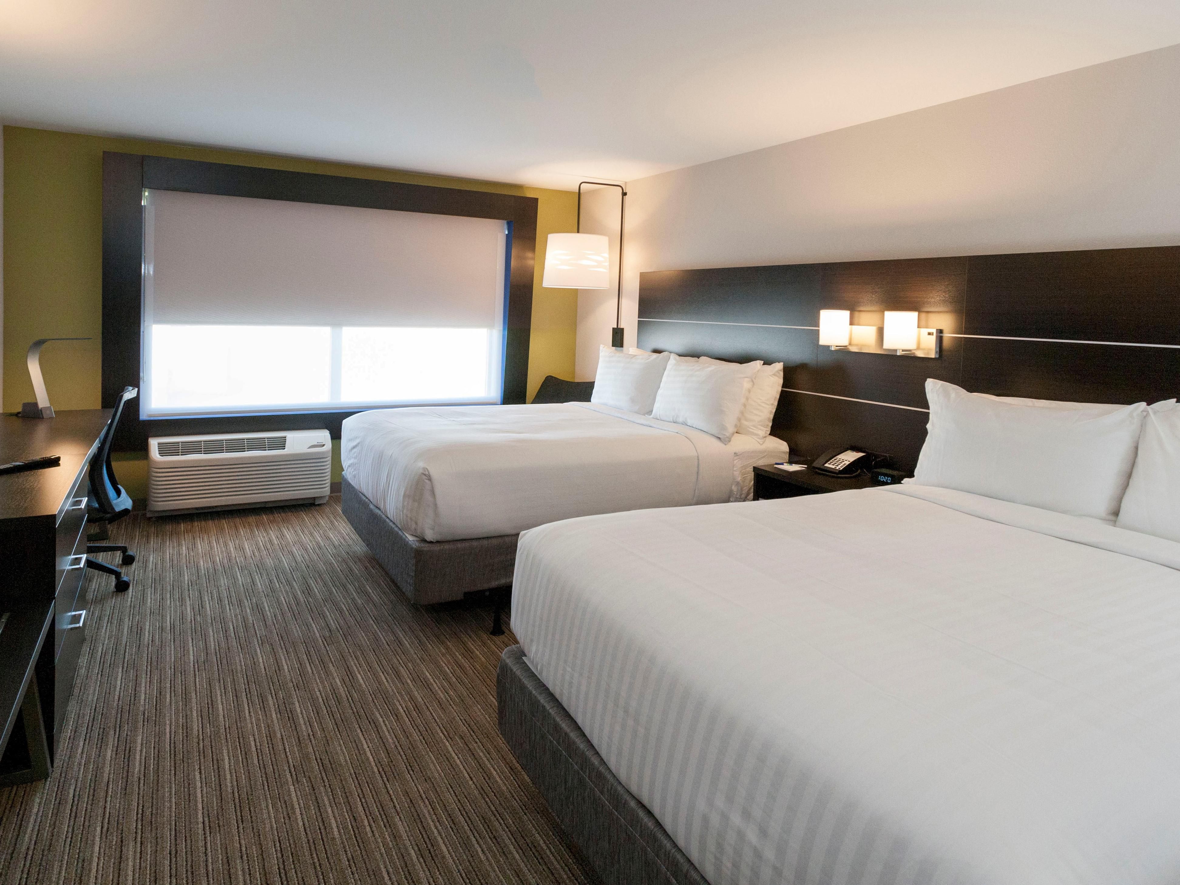 Holiday Inn Express Dodge City Double Queen Room