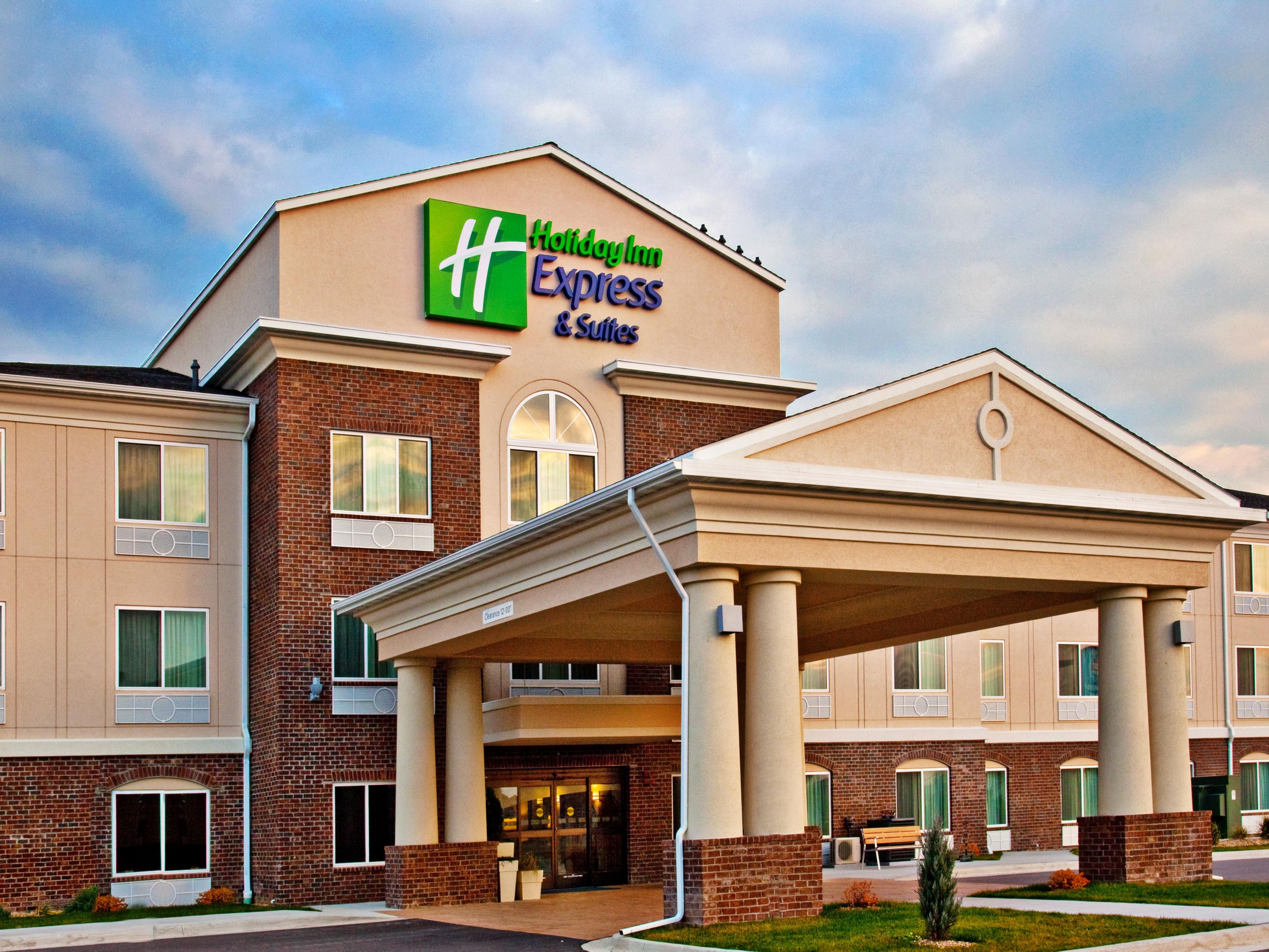 Hotels in Dubuque, Iowa | Holiday Inn Express & Suites Dubuque-West