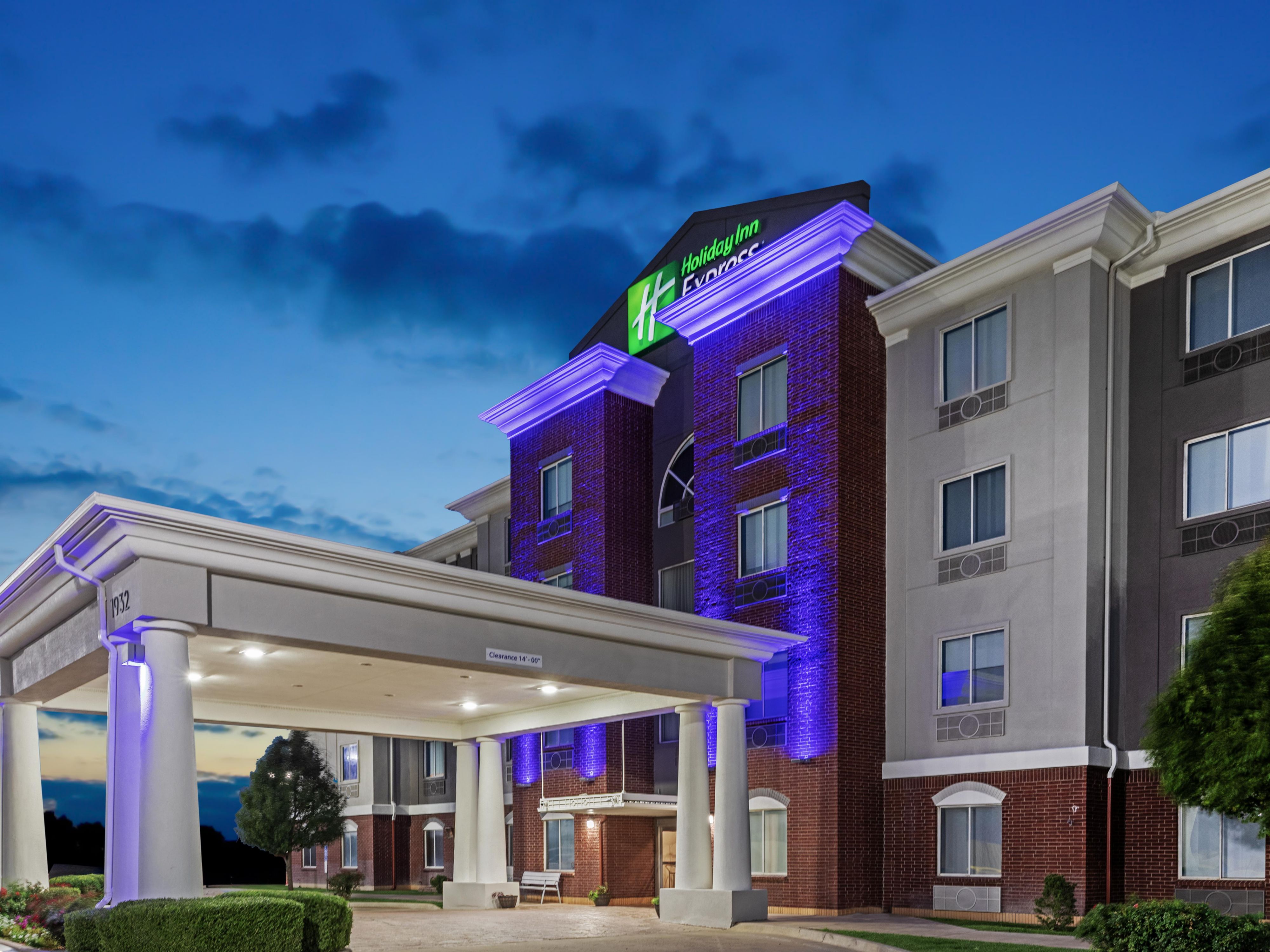 Pull up to our hotel and enjoy the scenic sky in the background.