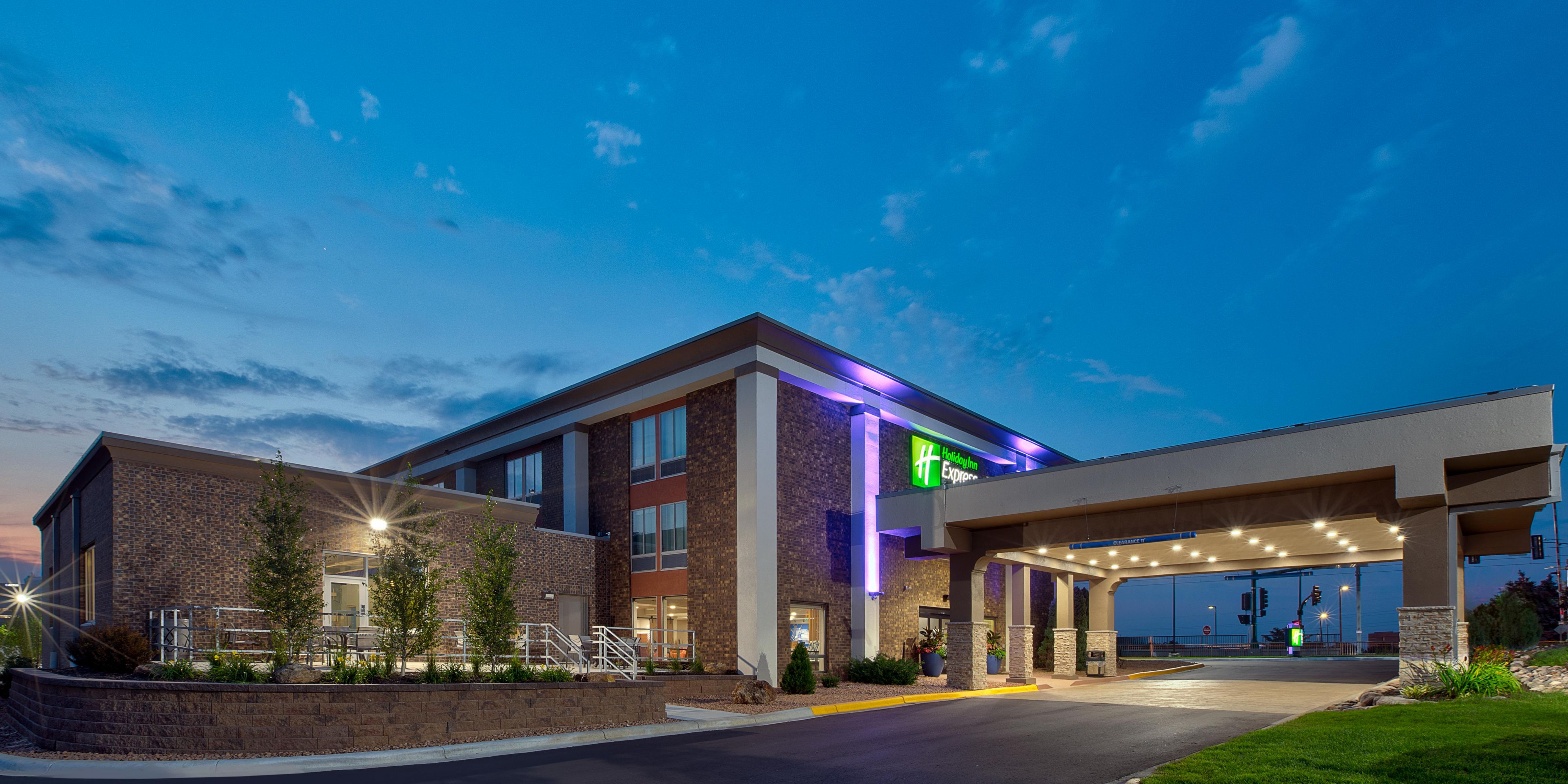 Holiday Inn Express & Suites Eden Prairie - Minneapolis