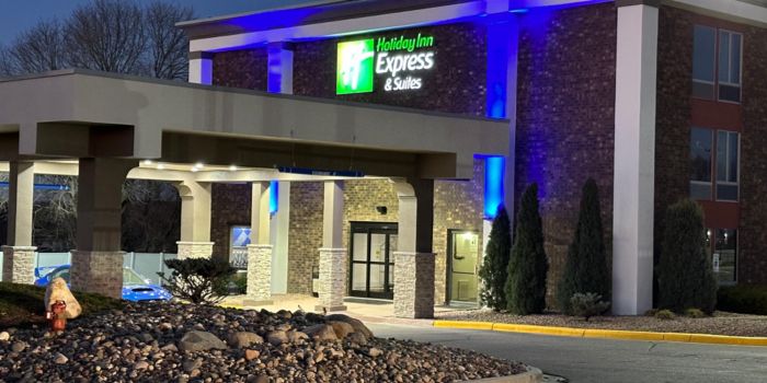 Holiday Inn Express & Suites Eden Prairie – Minneapolis