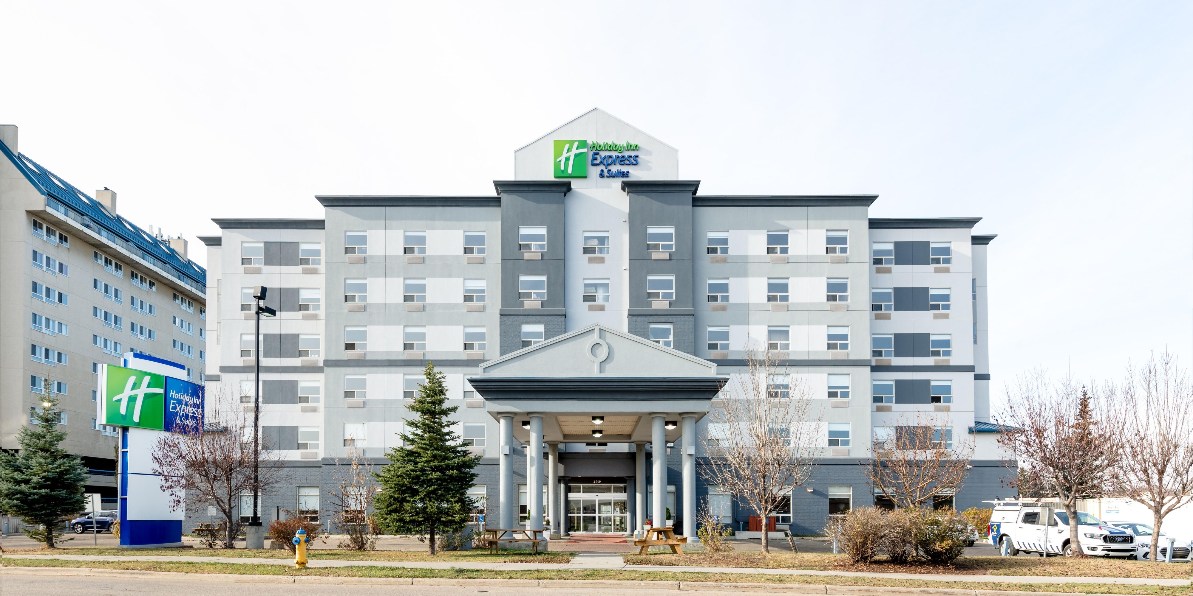 Holiday Inn Express & Suites Edmonton South