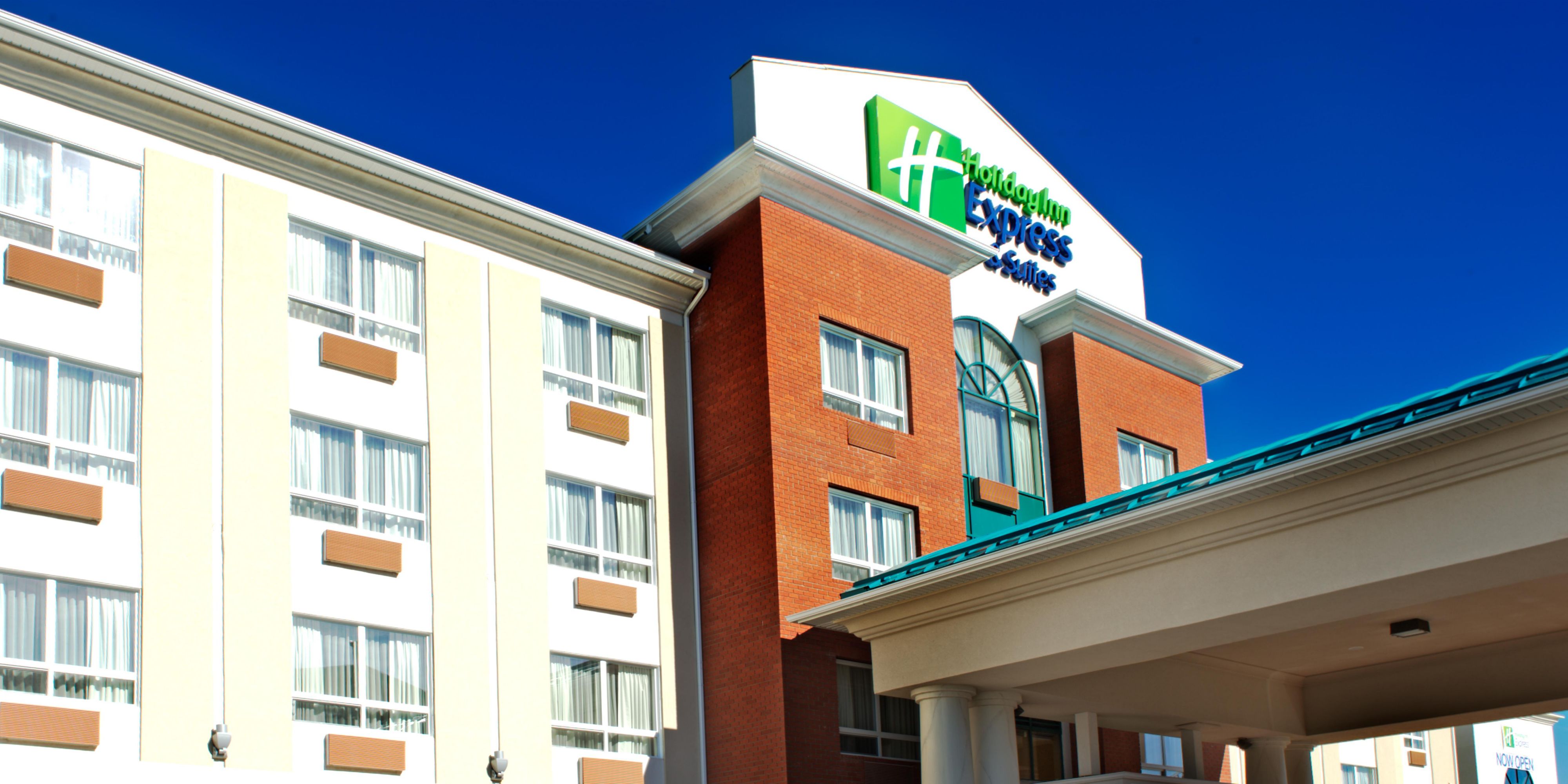 Holiday Inn Express & Suites Edson