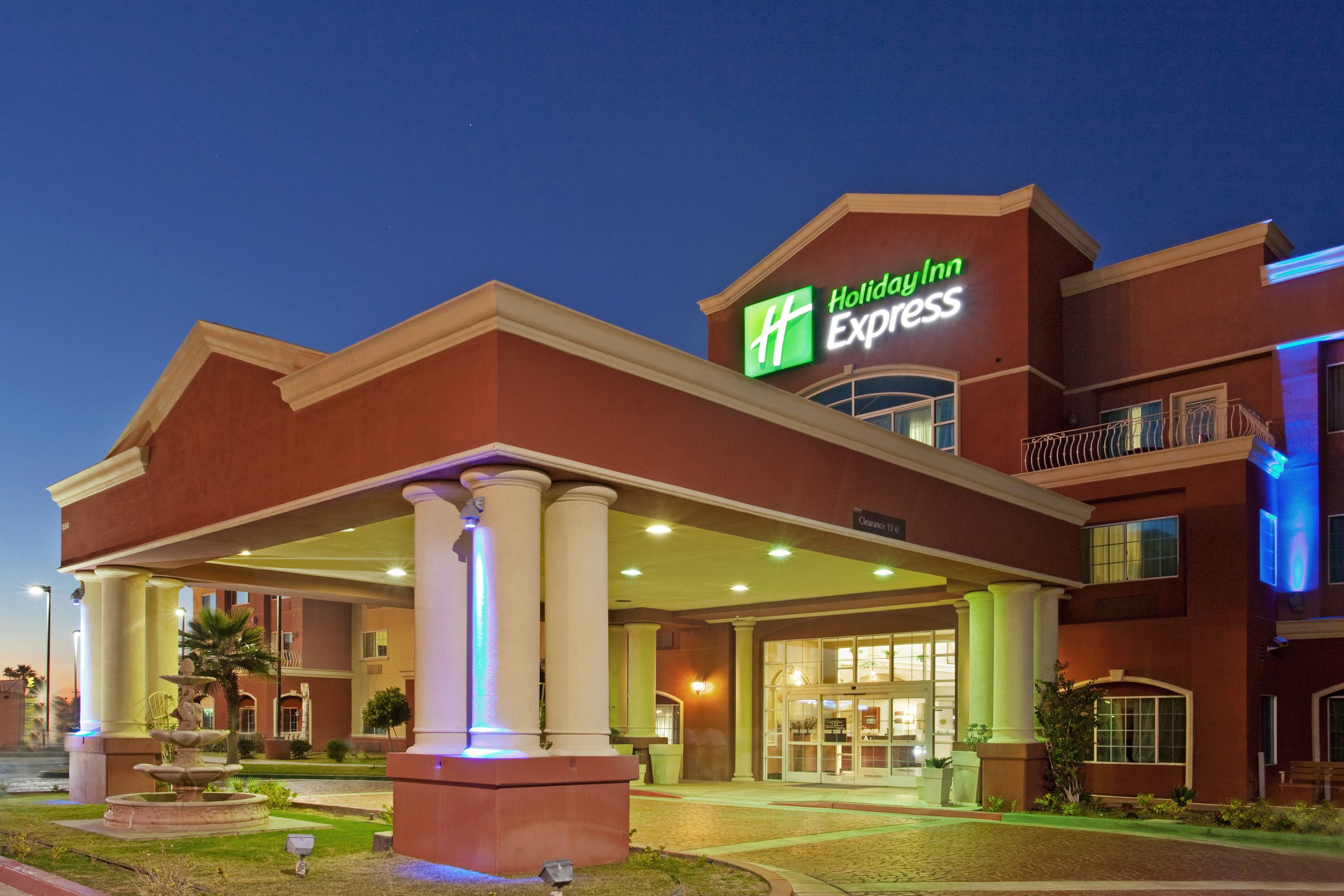 Holiday Inn Express & Suites El Centro