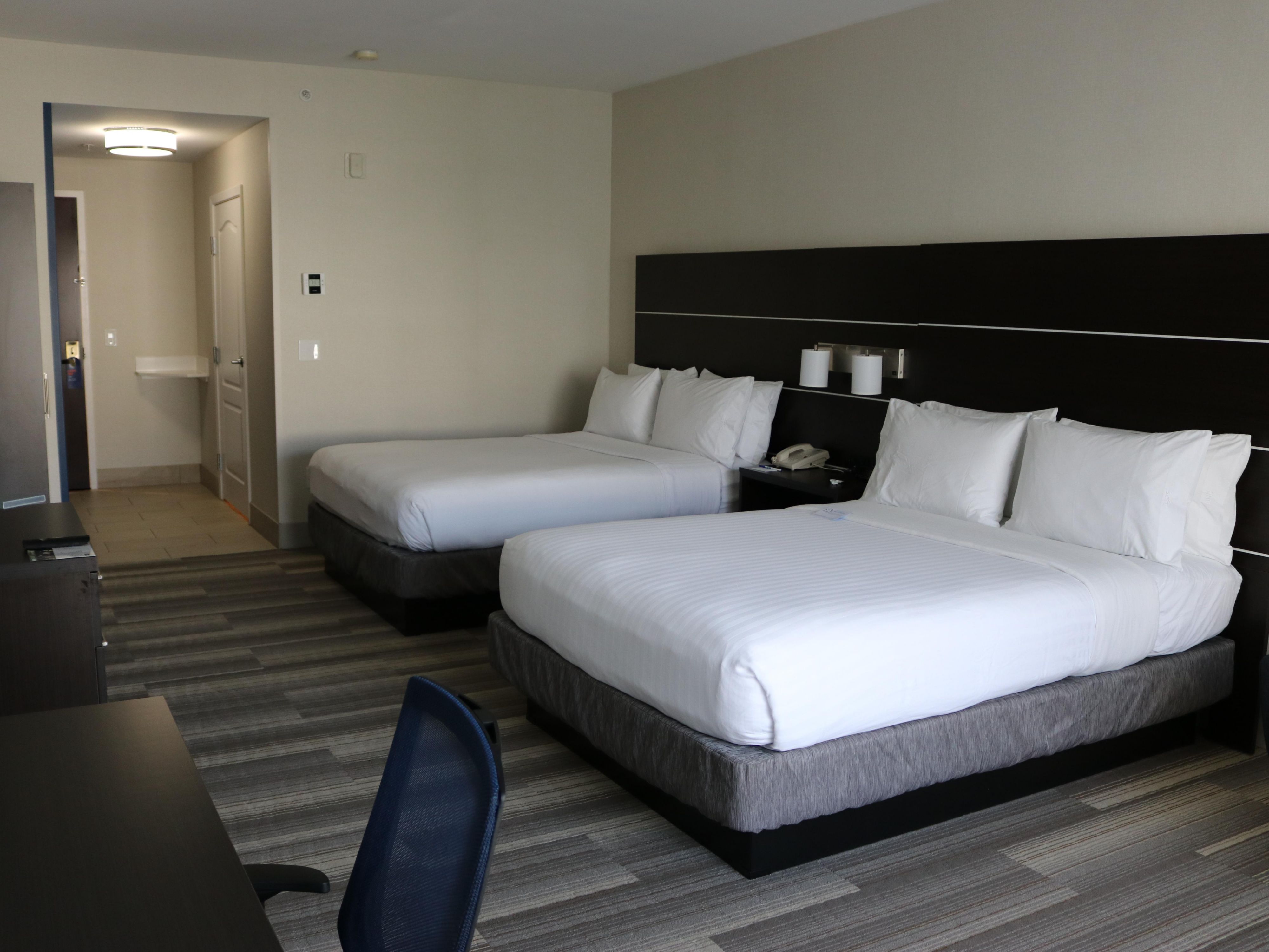 Spacious two queen bed room 