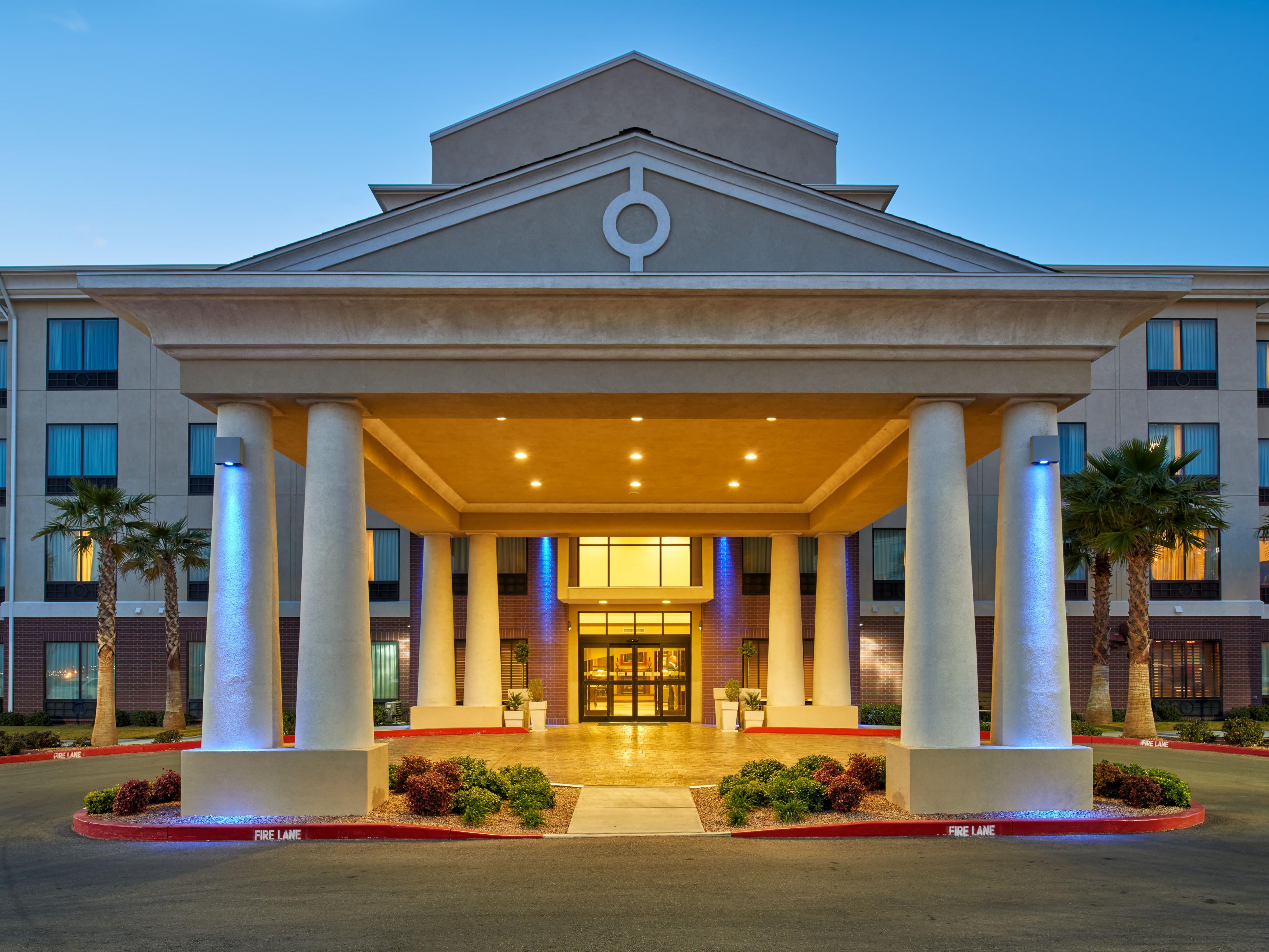 The breathtaking entrance to our Holiday Inn Express & Suites
