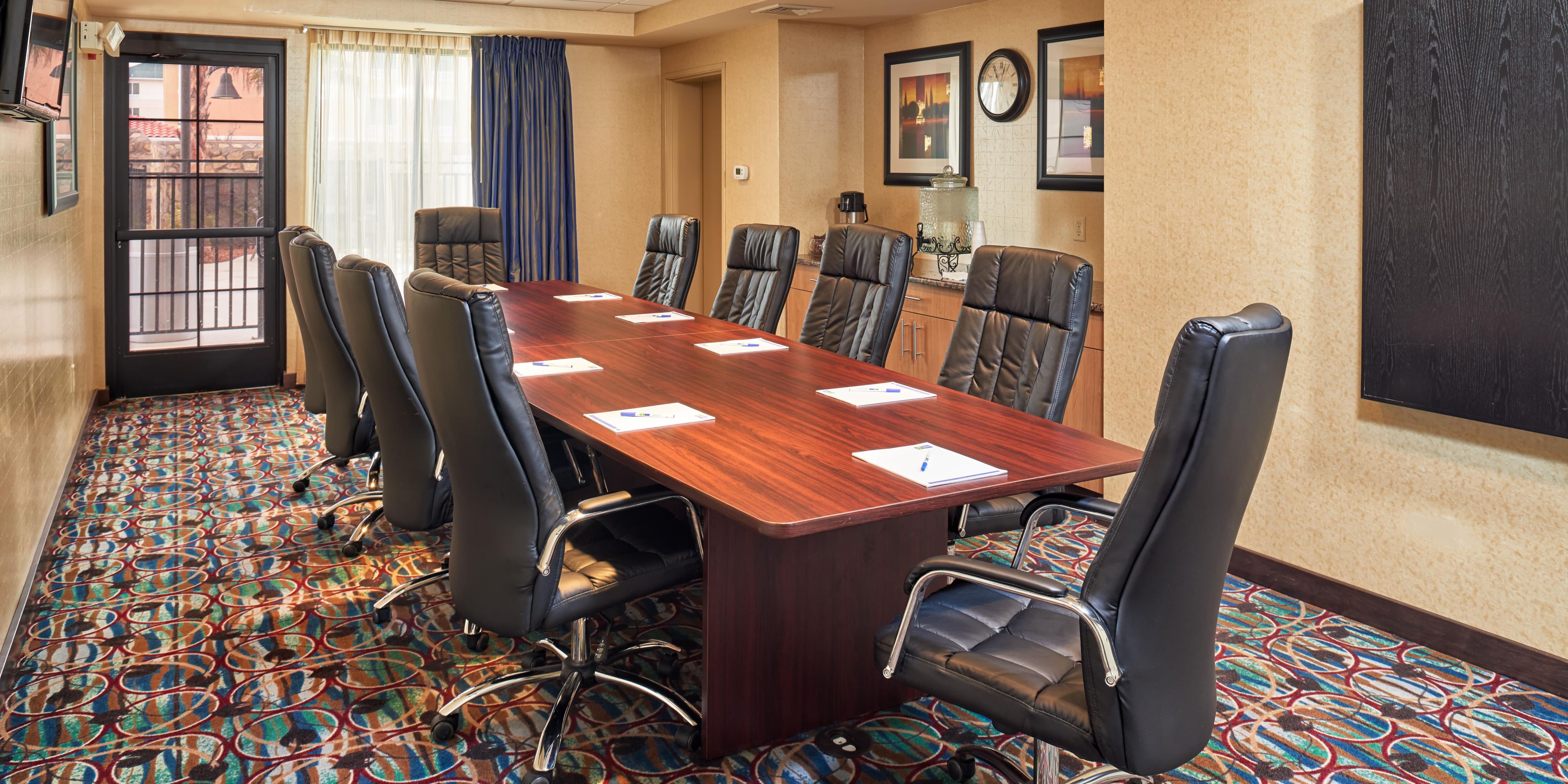 Host a small scale business meeting or a unique special occasion in our versatile meeting space, which can accommodate up to 17 of your colleagues or closest friends and family members. Contact our Sales Office for your next event.