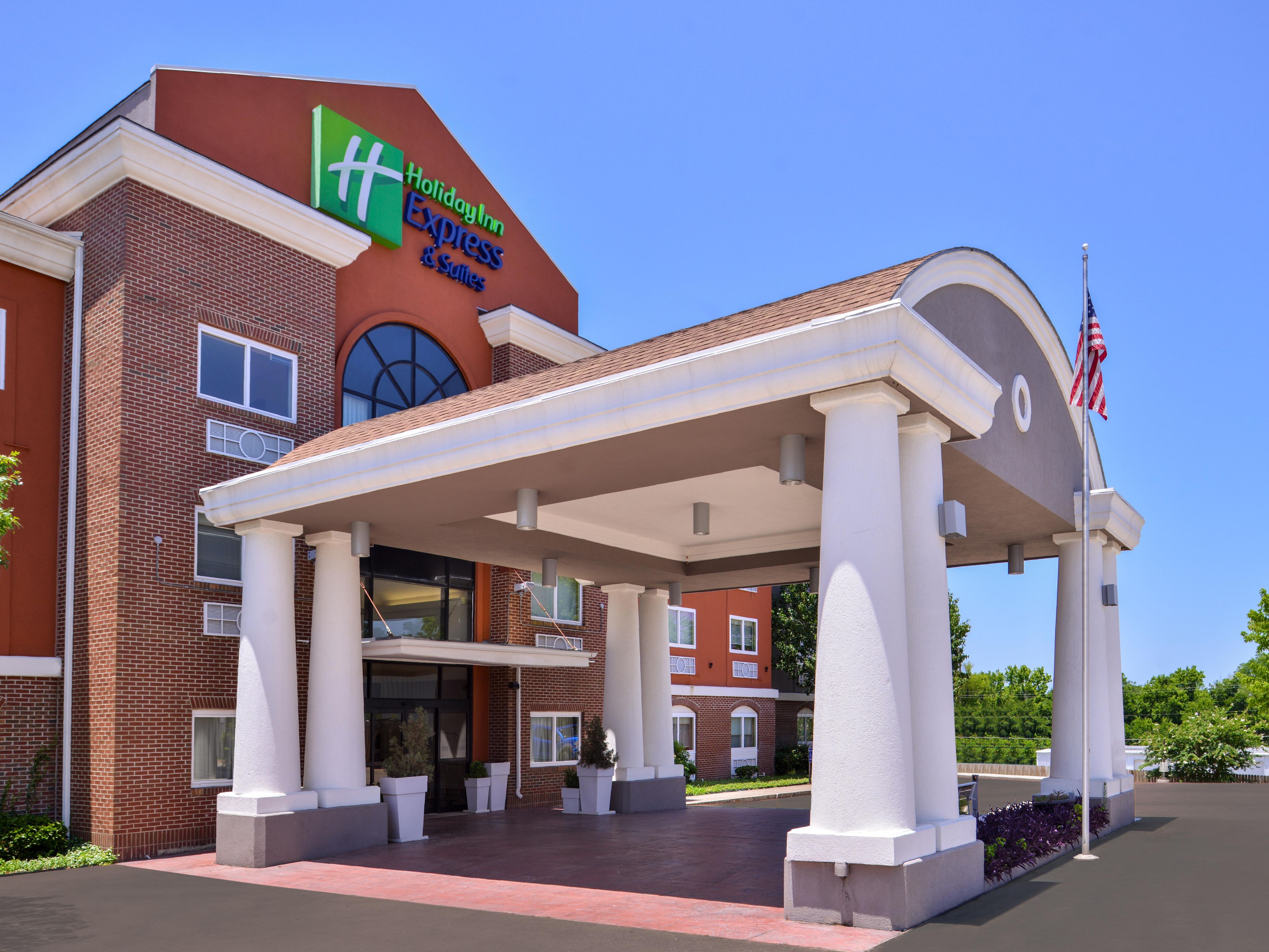 Holiday Inn Express & Suites Elgin Hotel by IHG