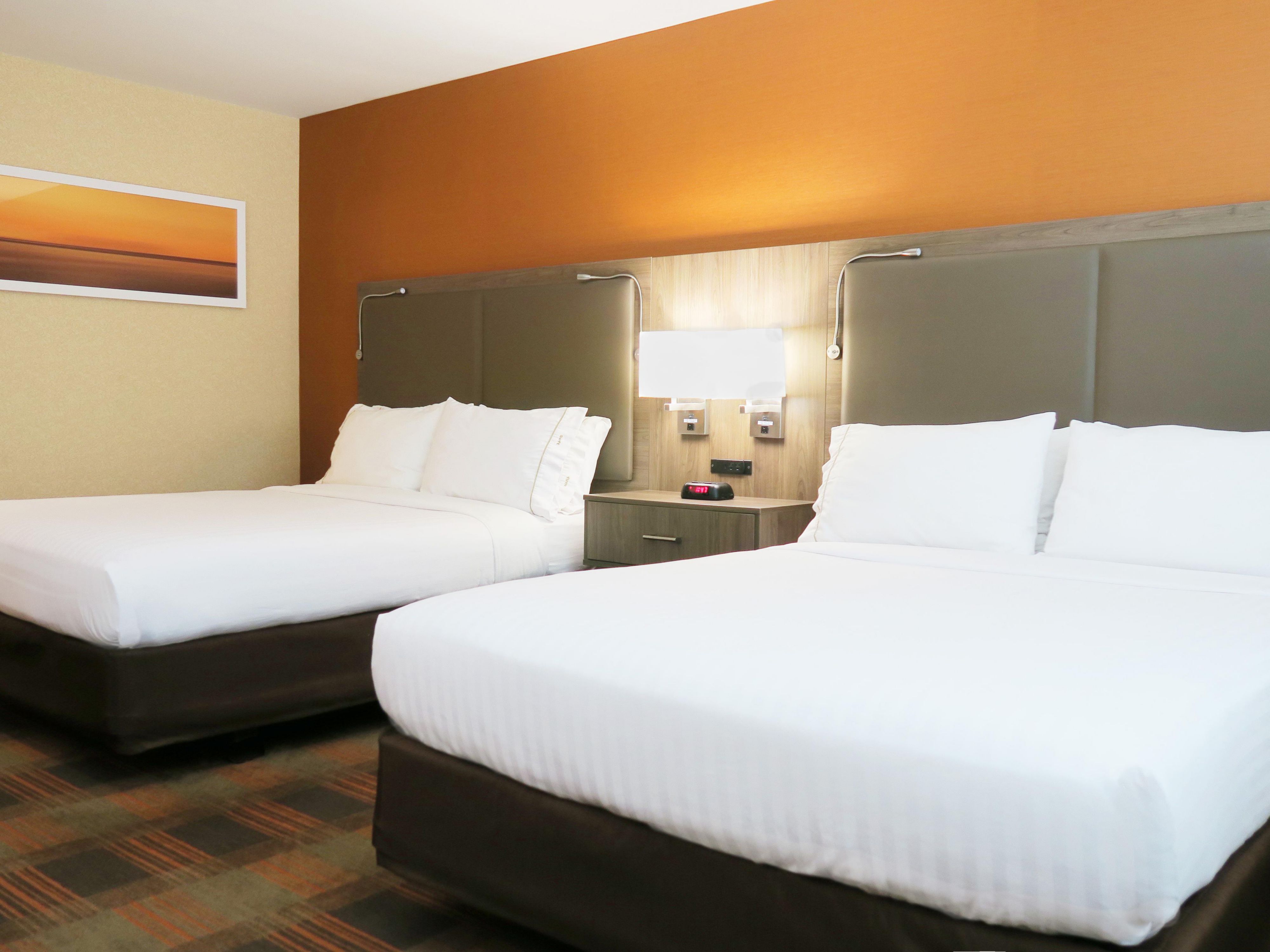 Holiday Inn Express & Suites Elk Grove Central - HWY 99 Guest Room ...