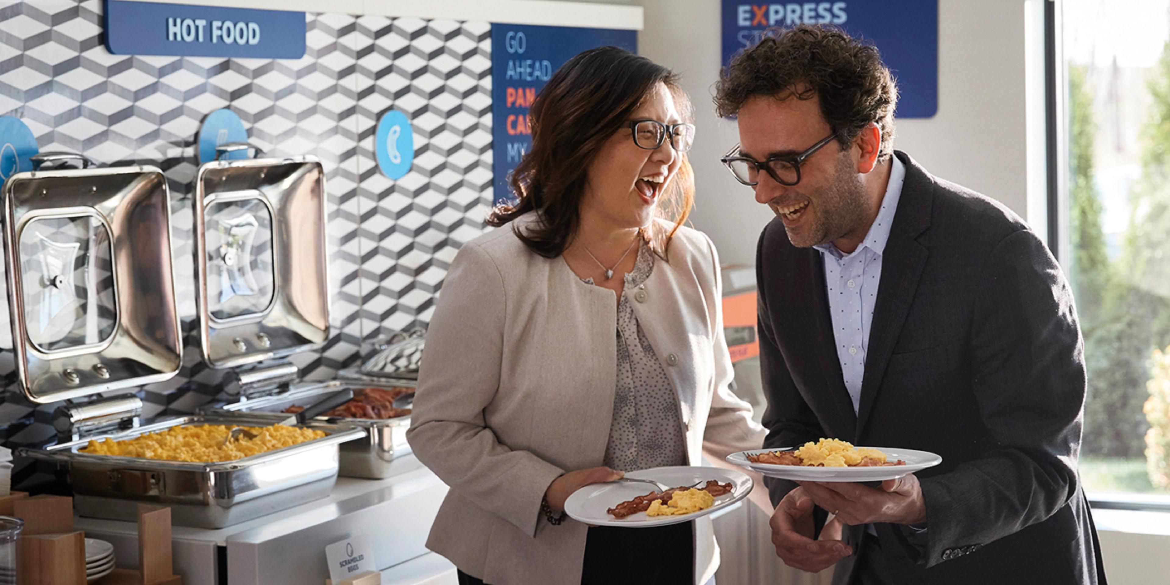 Flexible catering options to meet every budget, including hotel-preferred or 
outside catering. We also offer in-house audio-visual rentals to help your event run smoothly.