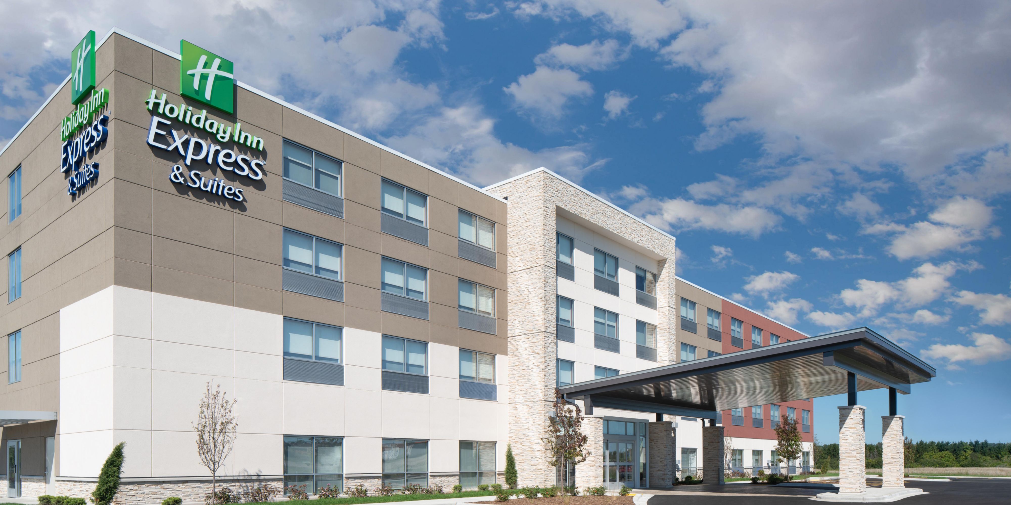 Holiday Inn Express & Suites Elkhorn - Lake Geneva Area