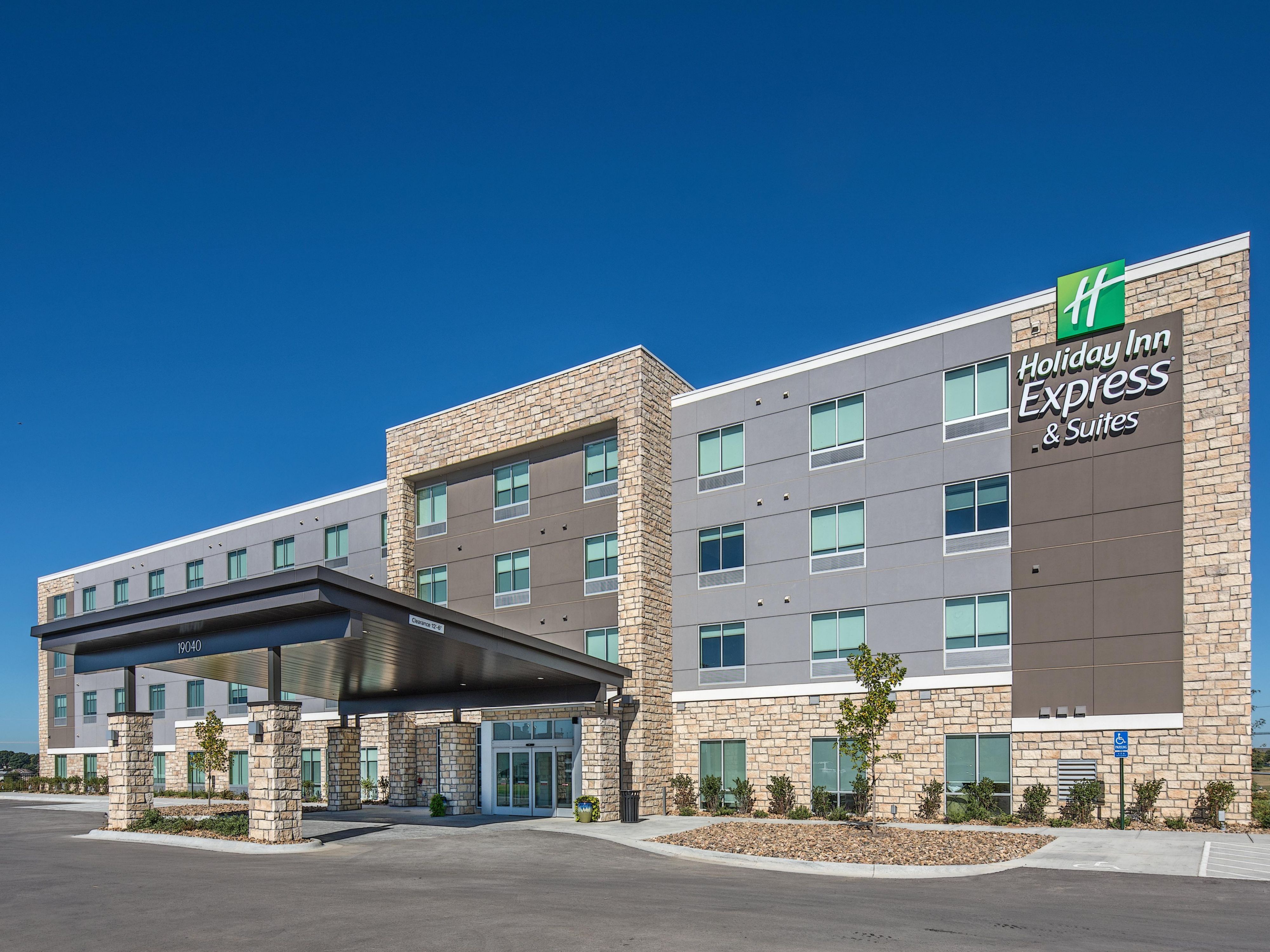 Holiday inn near deals me