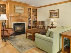 New Holiday Inn Express & Suites Elyria in Elyria
