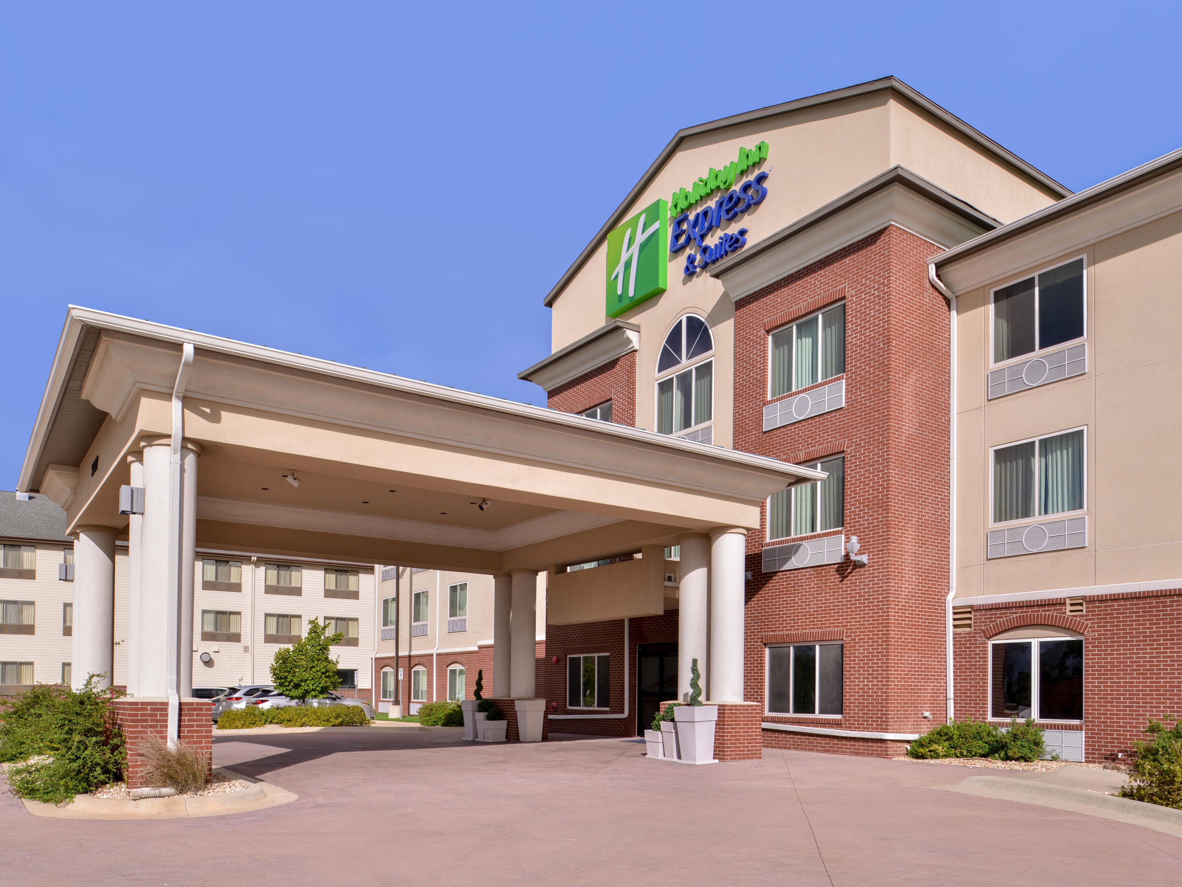 Hotel in Emporia, KS | Holiday Inn Express & Suites Emporia Northwest