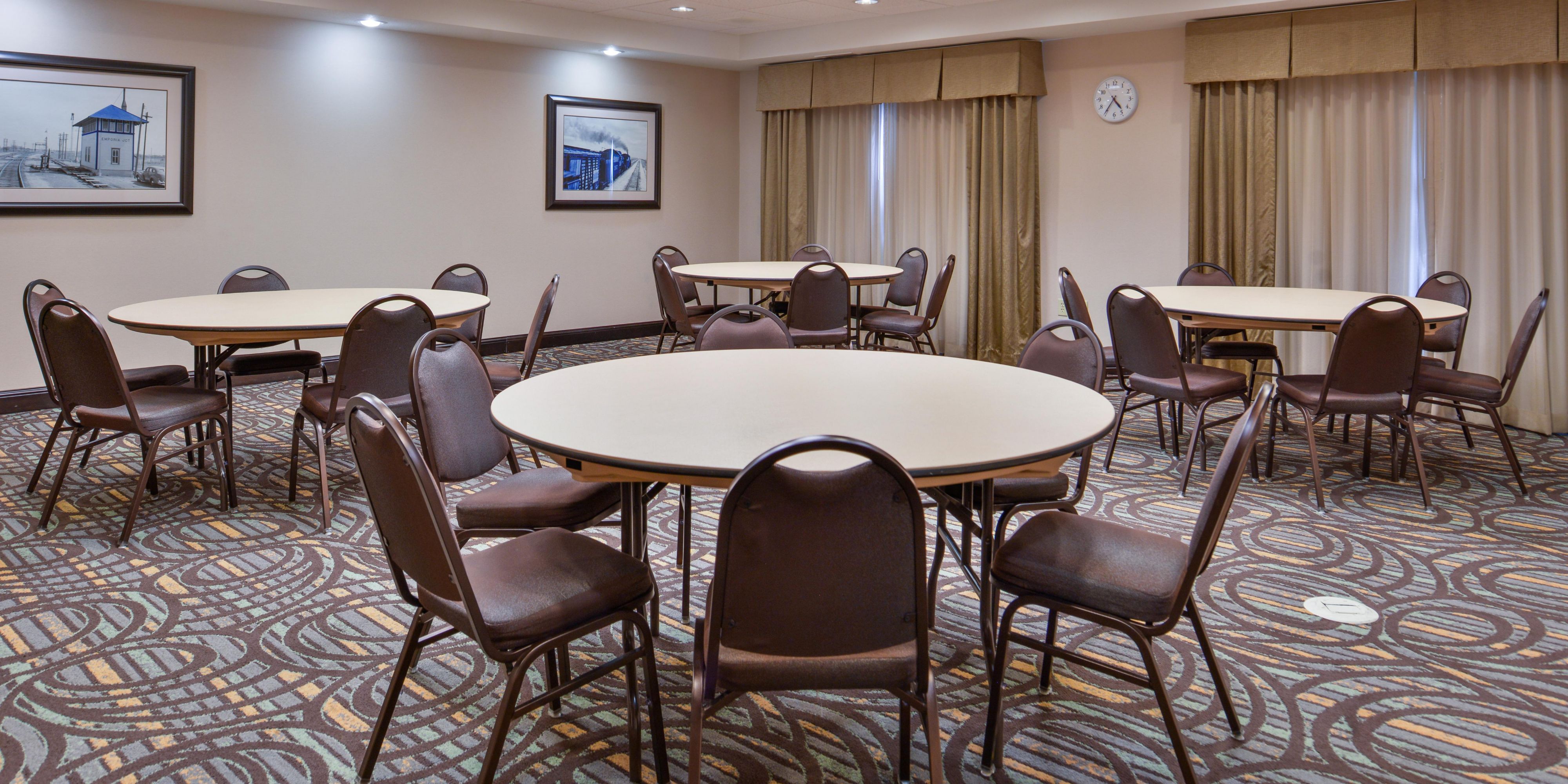Host a formal business meeting or a unique special occasion in our versatile meeting space. Our hotel offers 575 sq. ft. of space, catering options, and event planning experts. Contact our Sales Office for your next event.