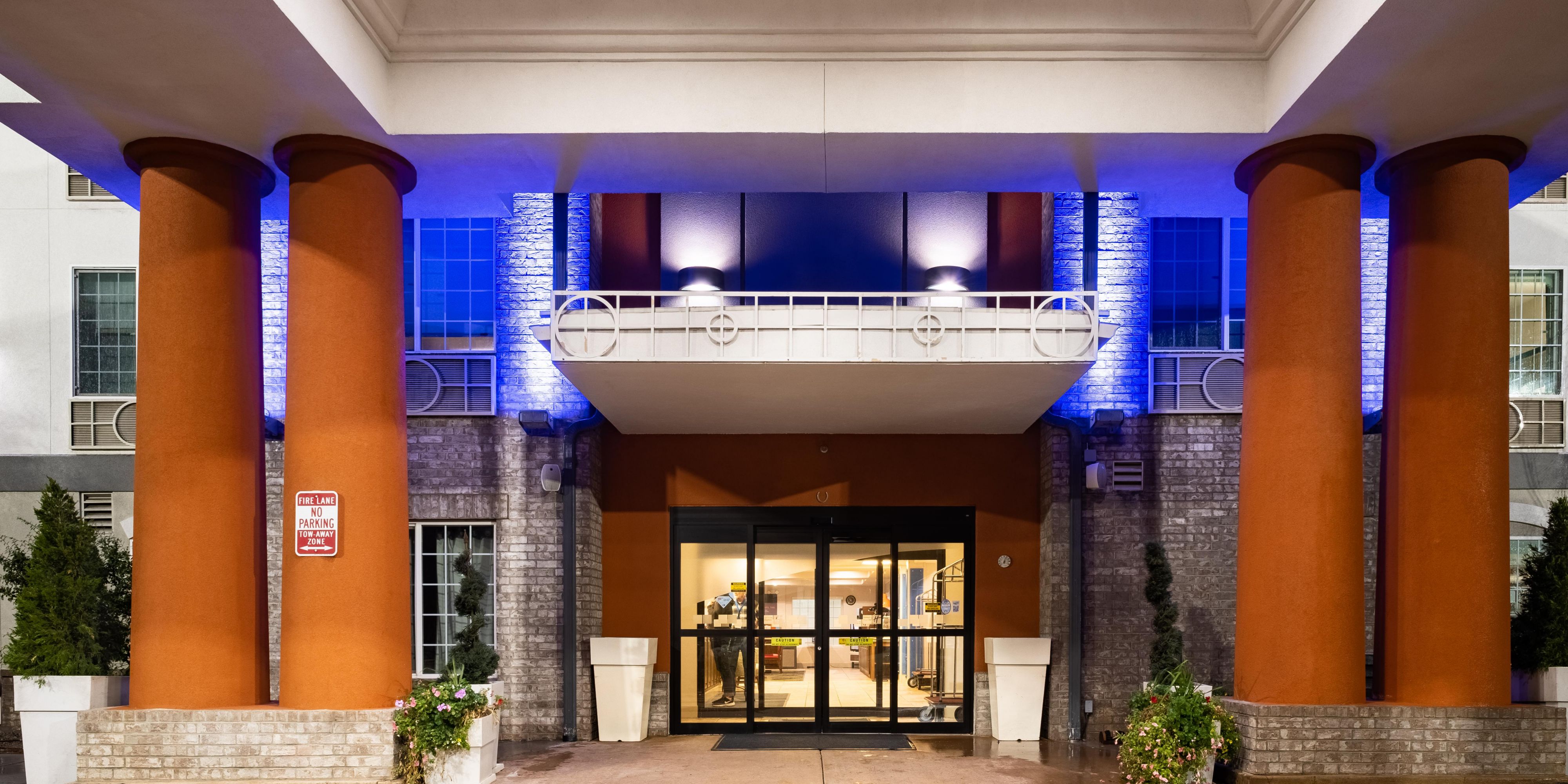 Holiday Inn Express & Suites Evanston Map & Driving Directions