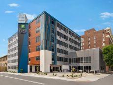 Holiday Inn Express & Suites Evansville Downtown