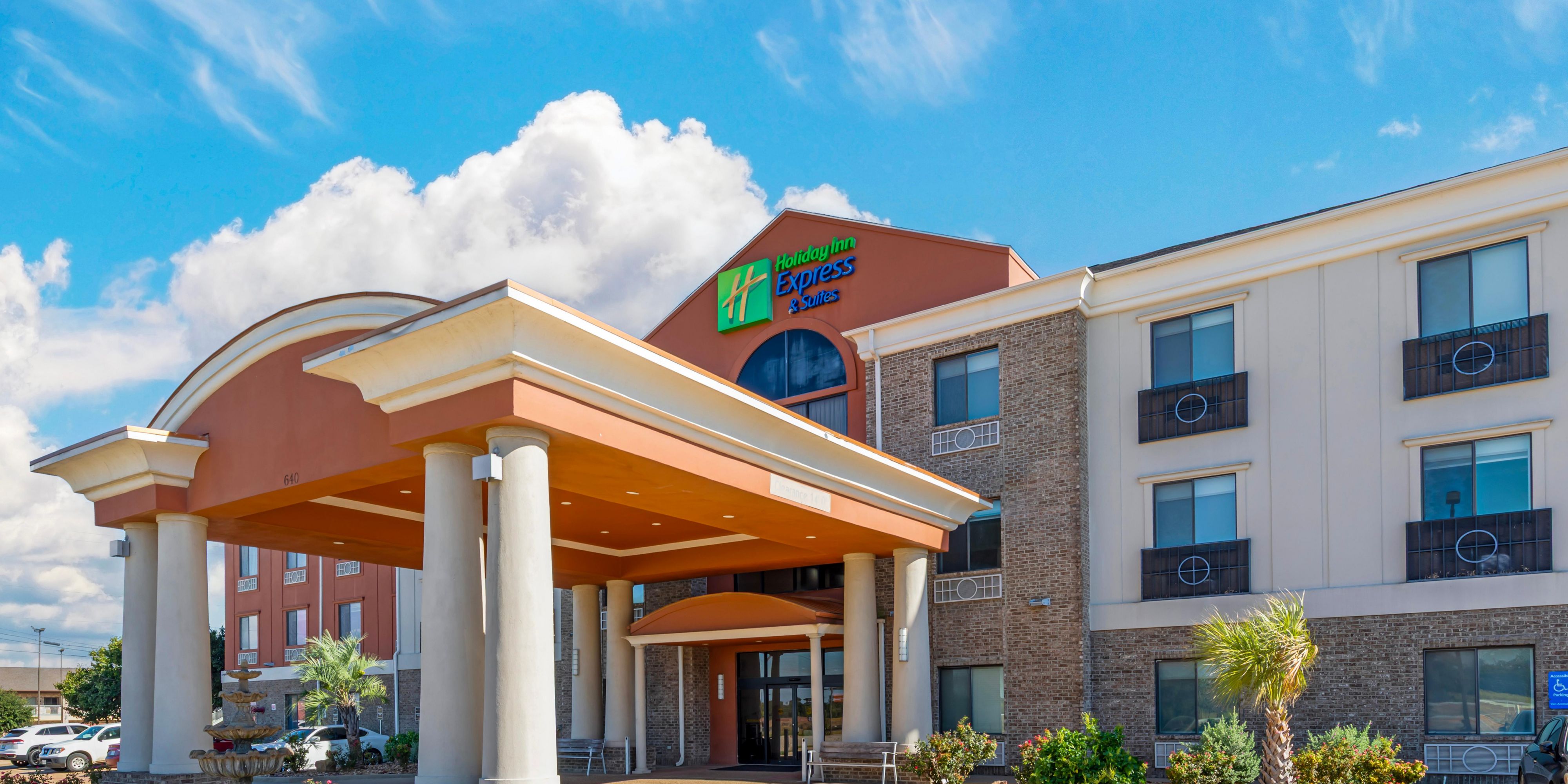 Holiday Inn Express & Suites Fairfield-North