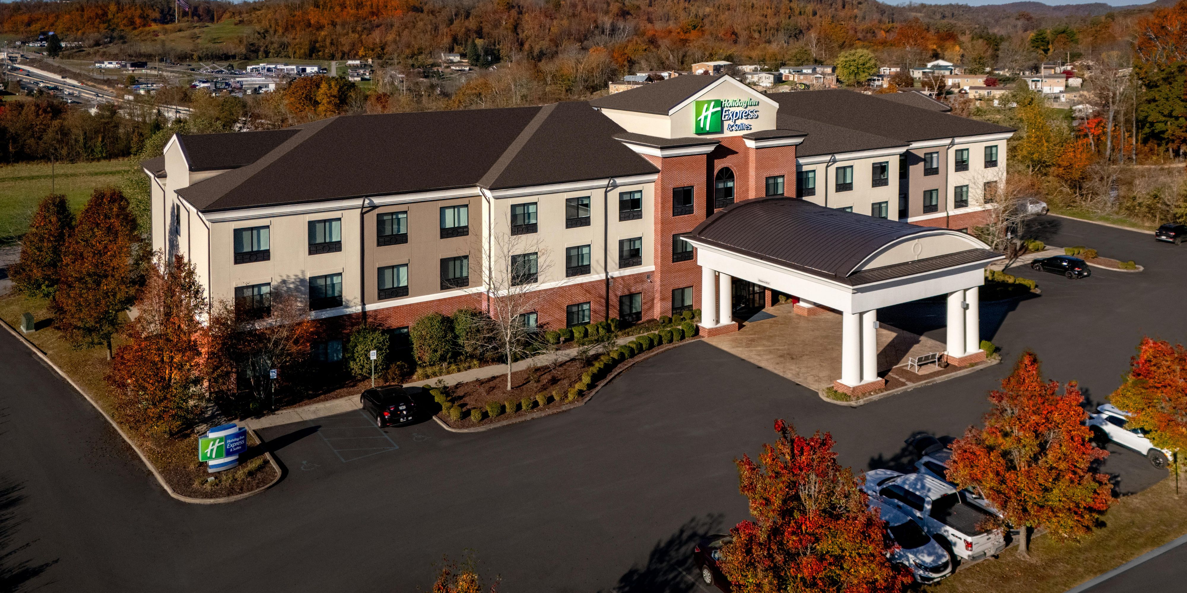 Holiday Inn Express & Suites Fairmont