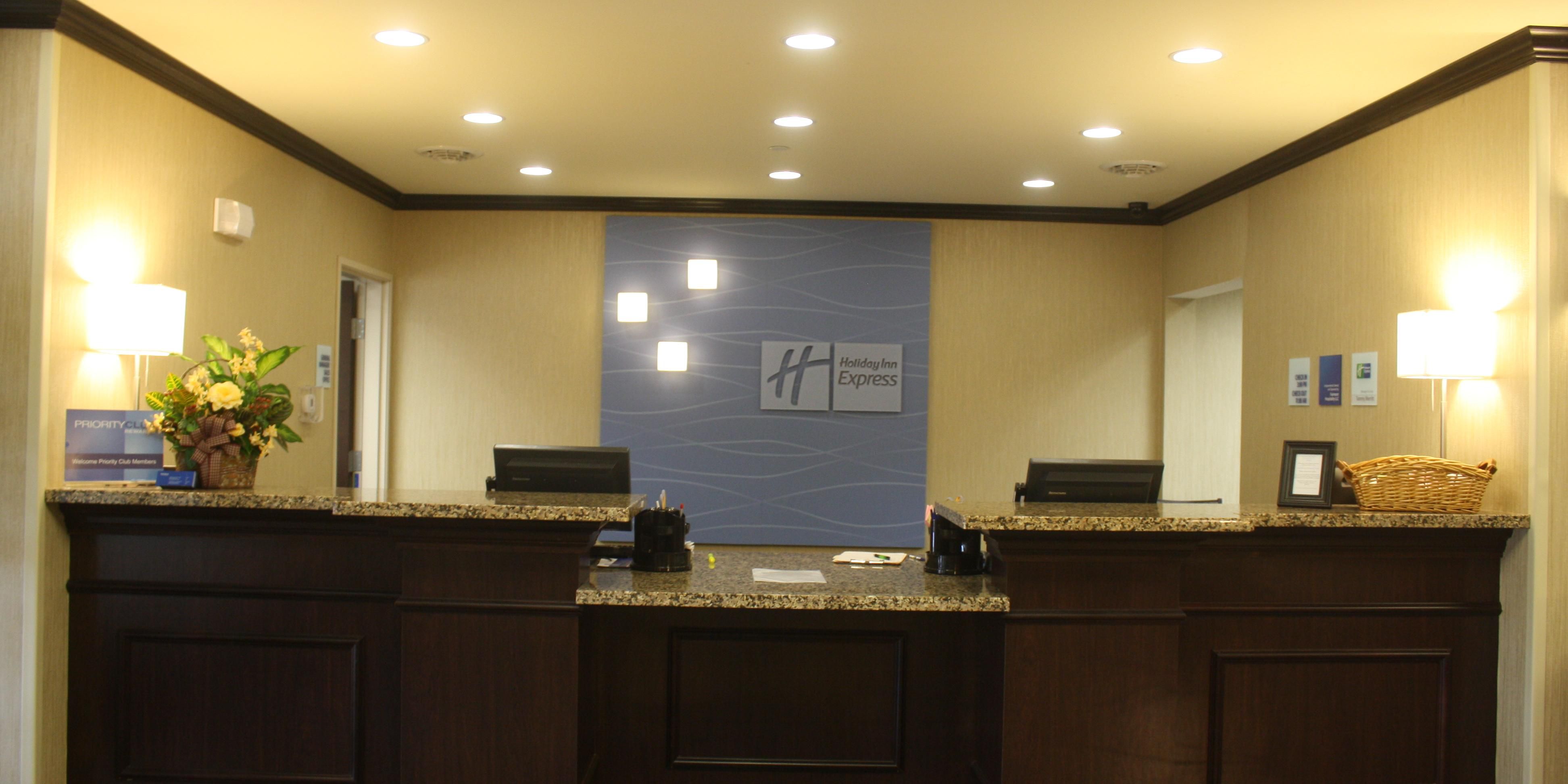 Holiday Inn Express & Suites Fairmont