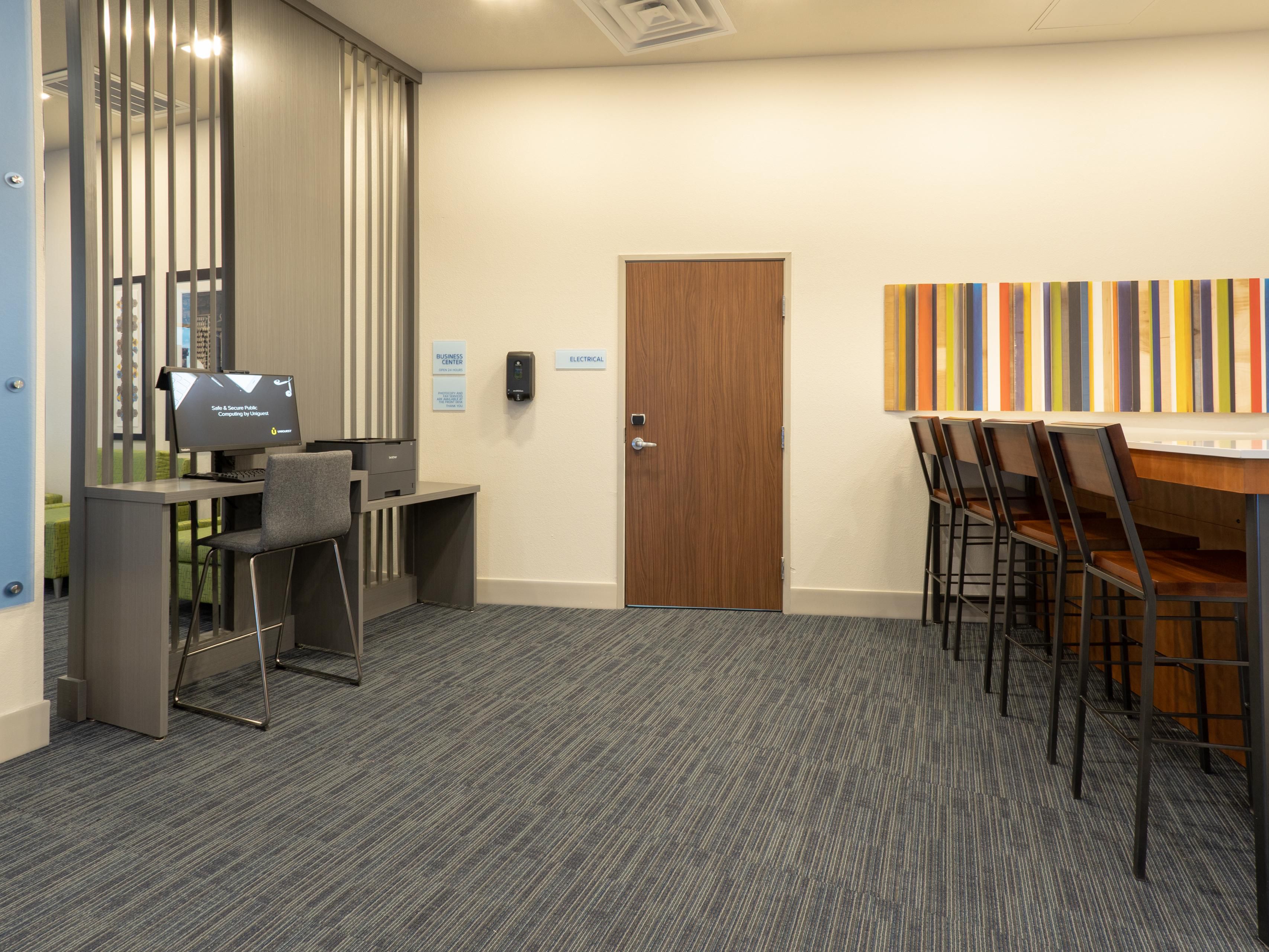 O conveniente Business Center no local está disponível 24/7. Está equipado com uma impressora/copiadora/scanner. Suprimentos de escritório estão disponíveis. Um membro de nossa equipe amigável está disponível de 12:00AM a 12:00AM para ajudá-lo.