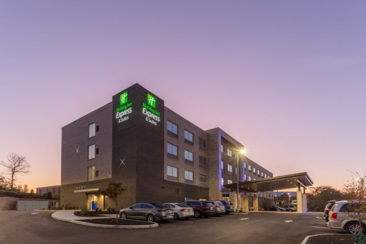 Holiday Inn Express & Suites Florence - Cinci