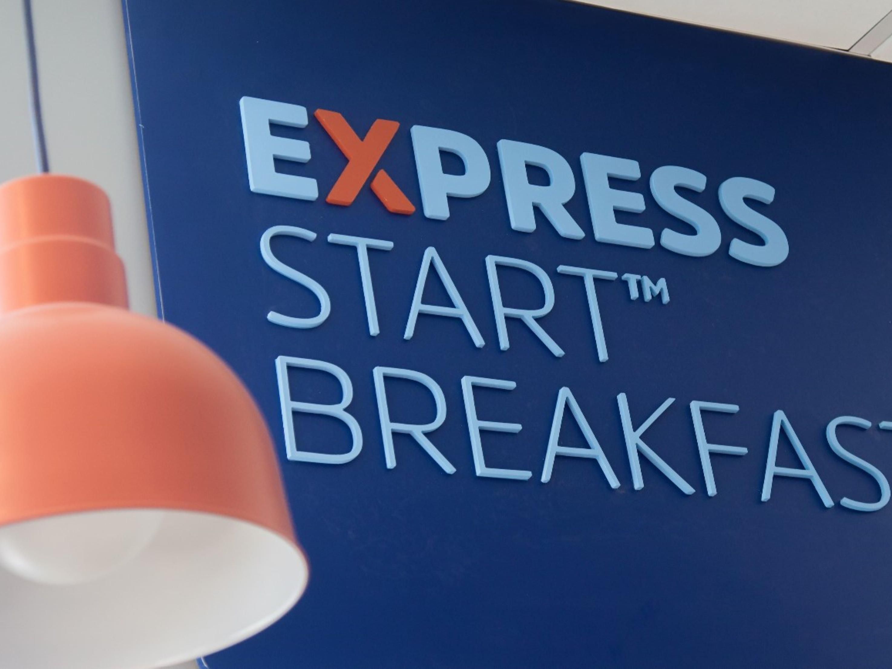 Kick start your day with our Express Start Breakfast, with grab ‘n’ go options and favorites such as eggs and bacon, our signature cinnamon rolls and fresh coffee. 
