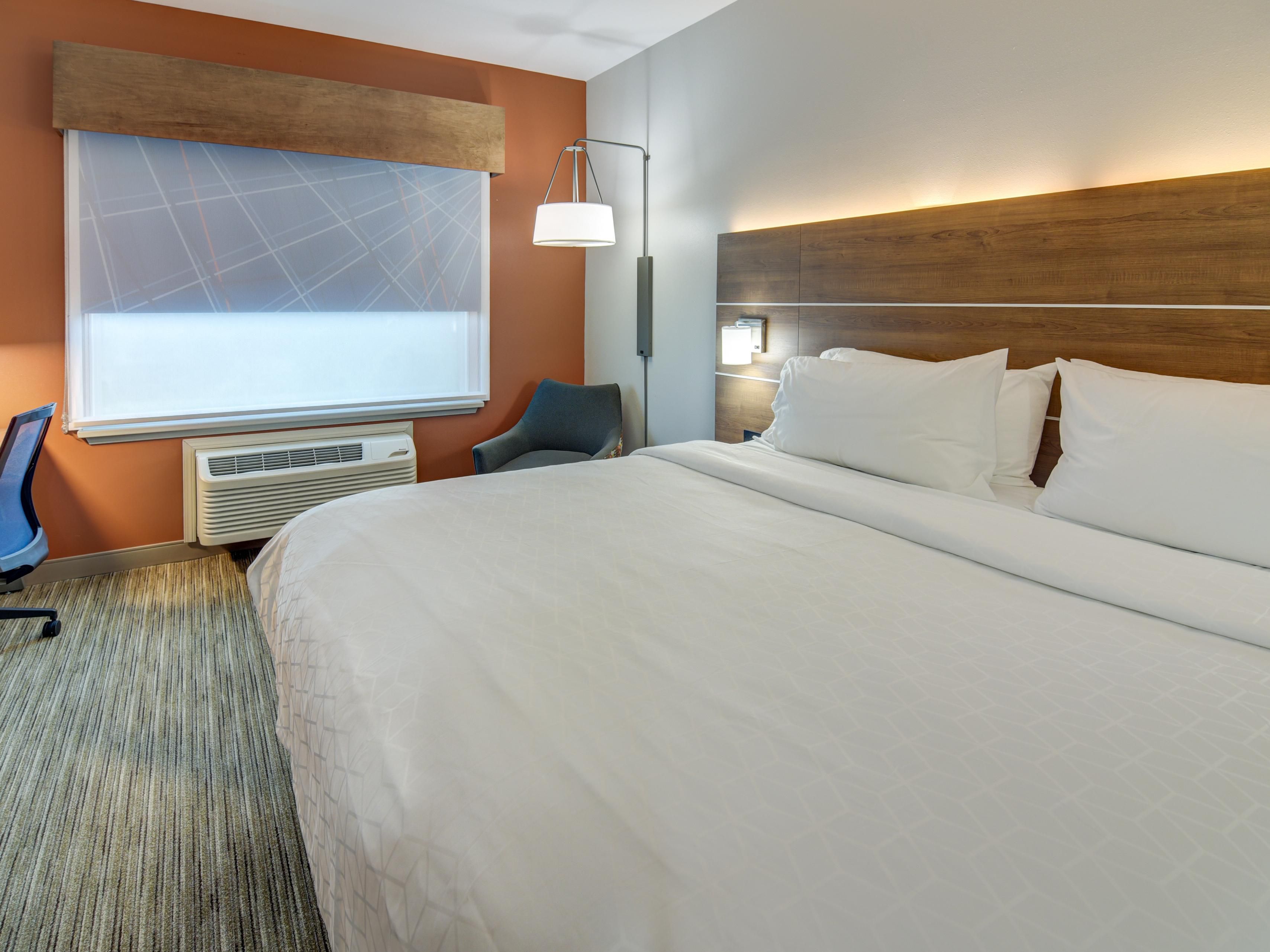 Mobile Bay Hotel in Foley, AL Holiday Inn Express & Suites Foley N