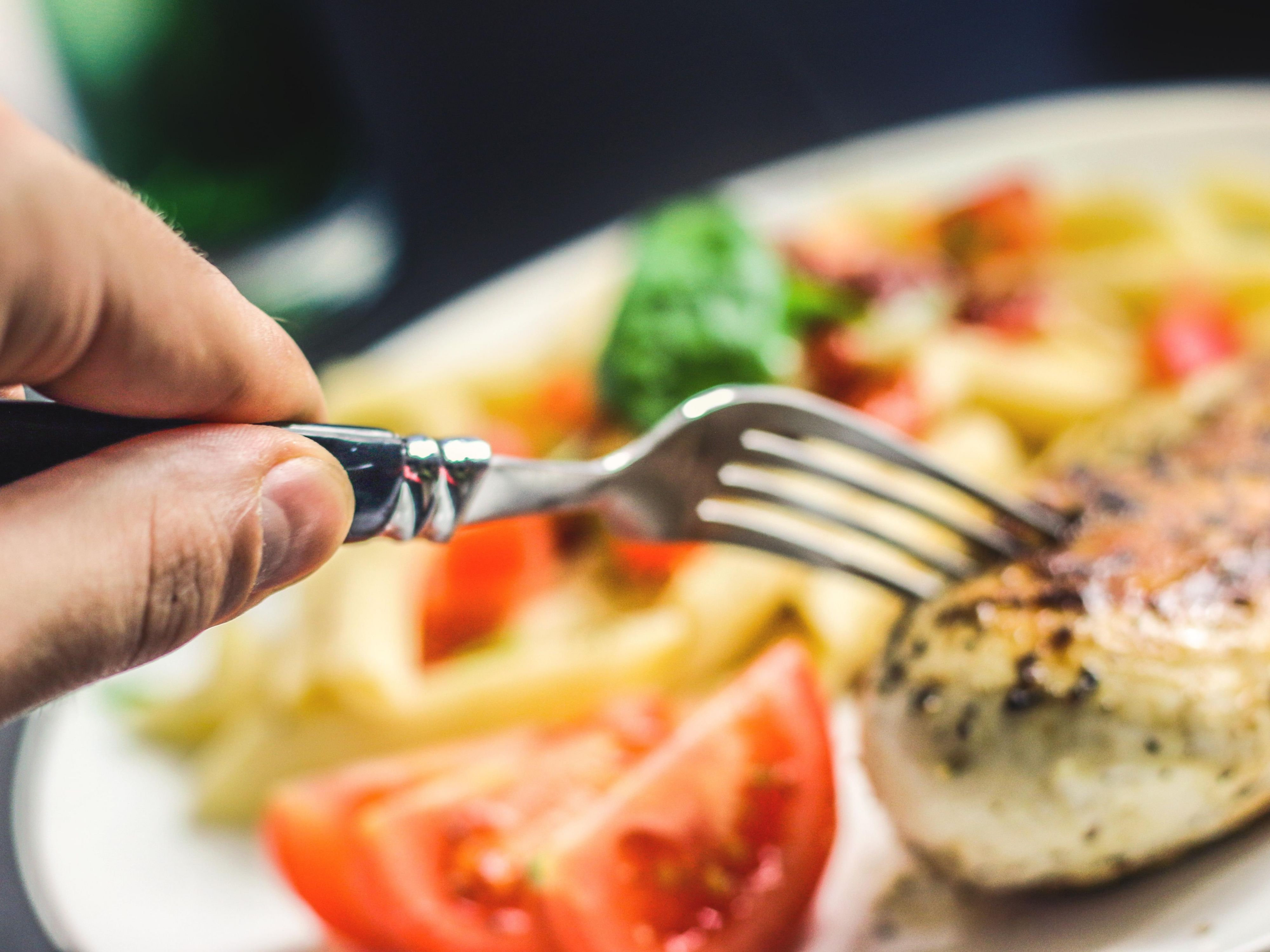 There are some great restaurants near our hotel in Fort Dodge. Check out local fares like Taco Tico or Rides Bar & Grill, or enjoy dinner at chain favorites like Perkins, Buffalo Wild Wings, and Applebee's. During the morning head over to Dunkin Donuts or Starbucks for a great coffee.
