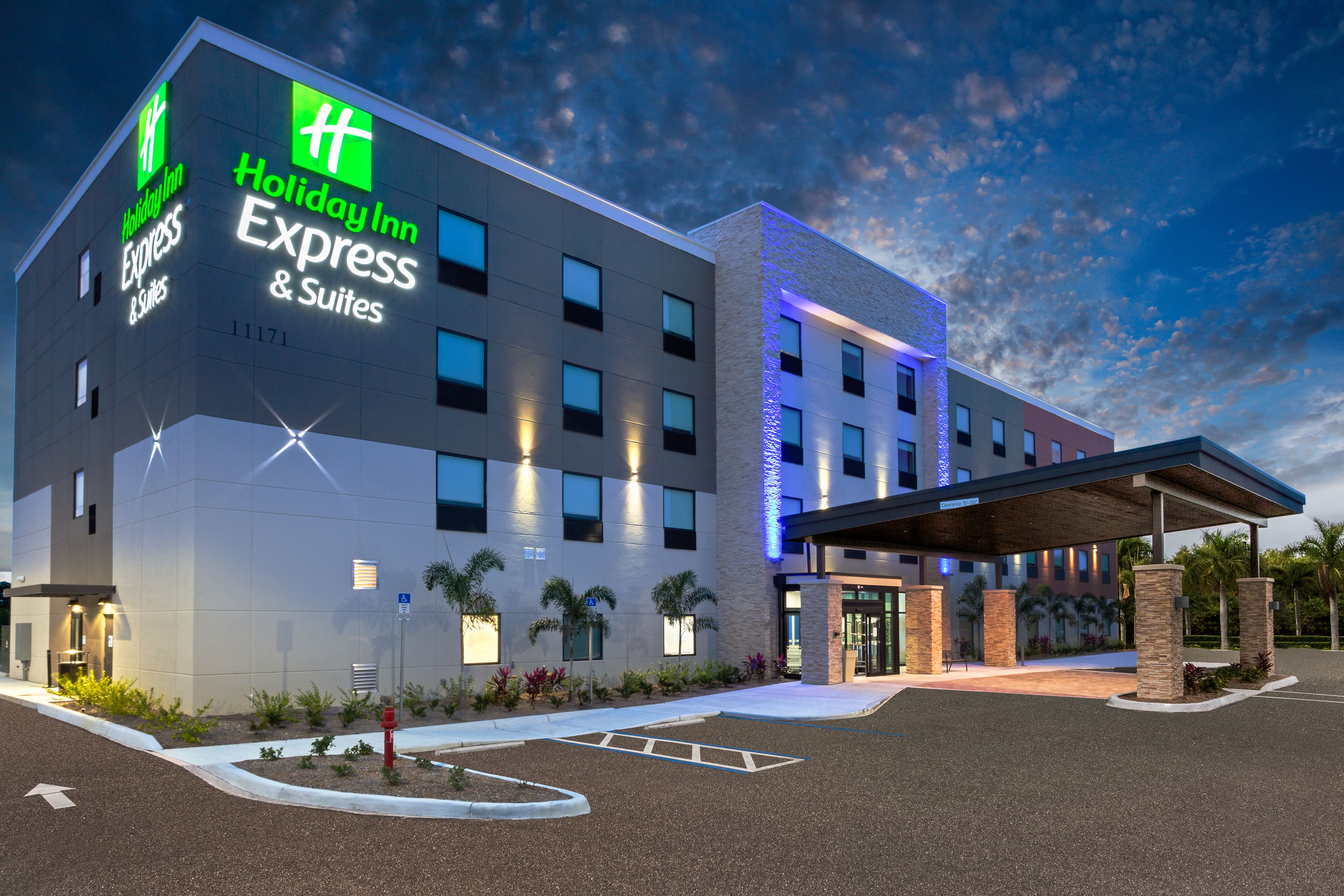 holiday inn express and suites fort myers beach 6842844931 original