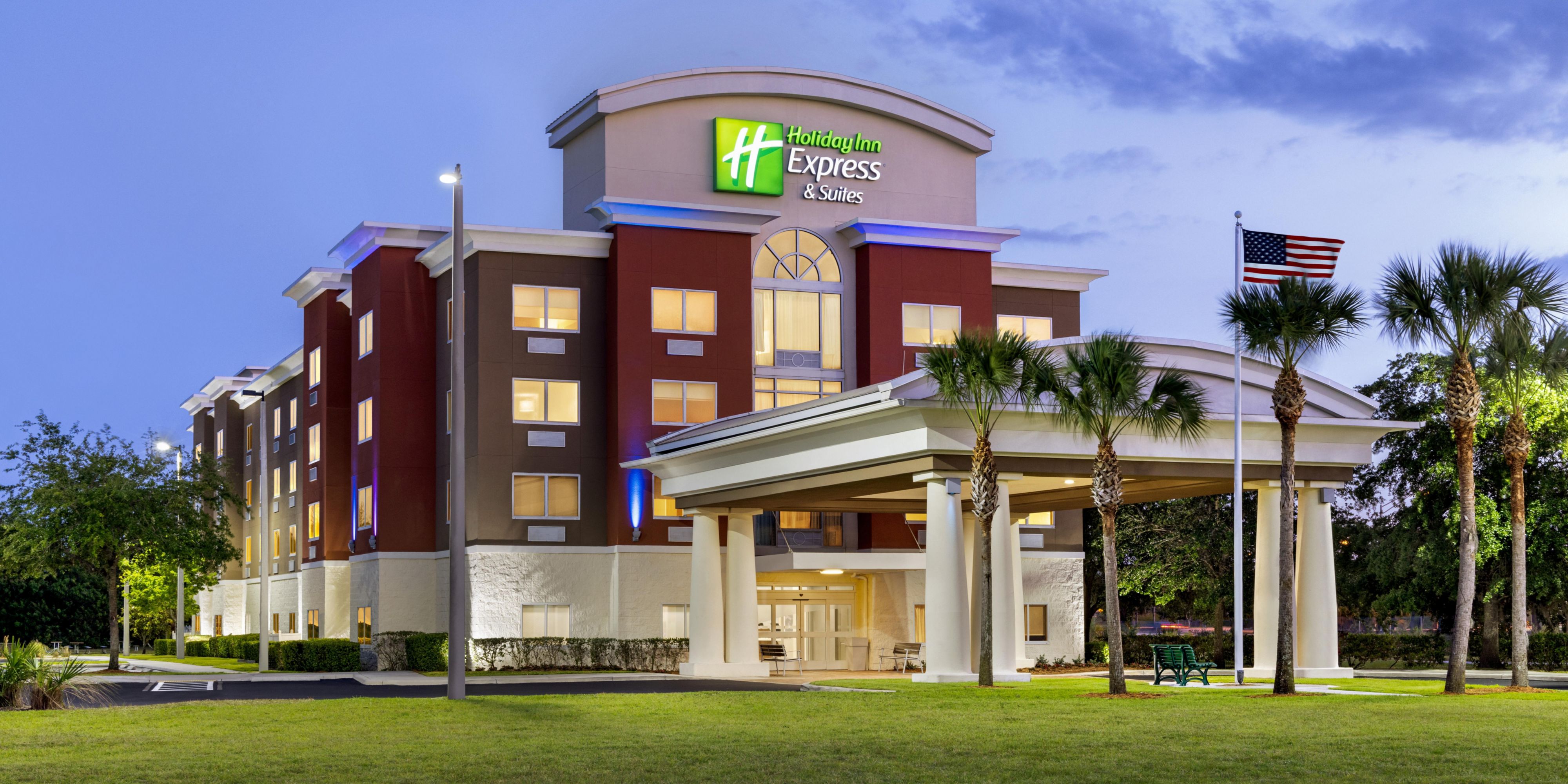 Holiday Inn Express And Suites Fort Pierce 7882260378 2x1