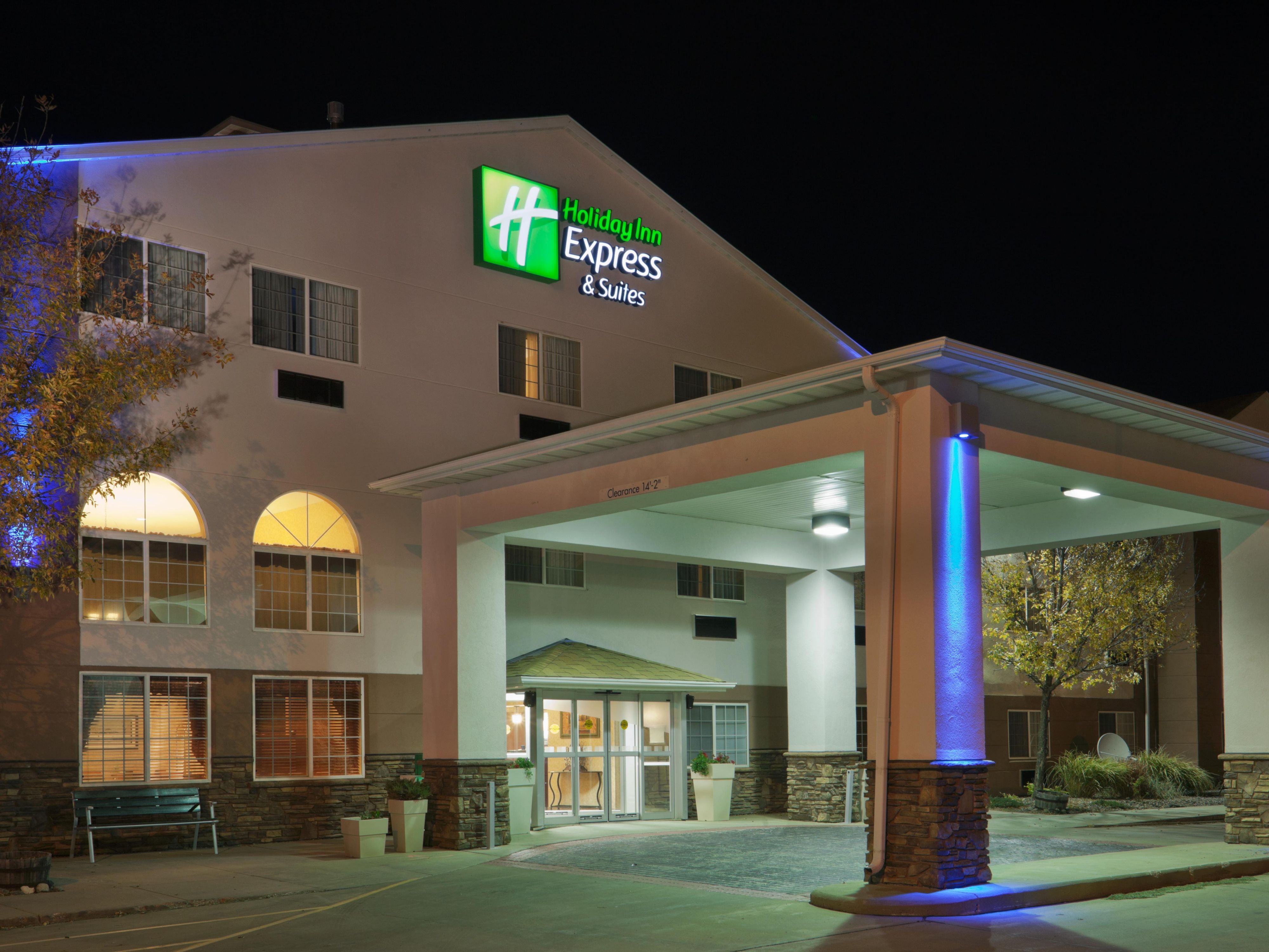 South Dakota Hotels in Fort Pierre Holiday Inn Express & Suites