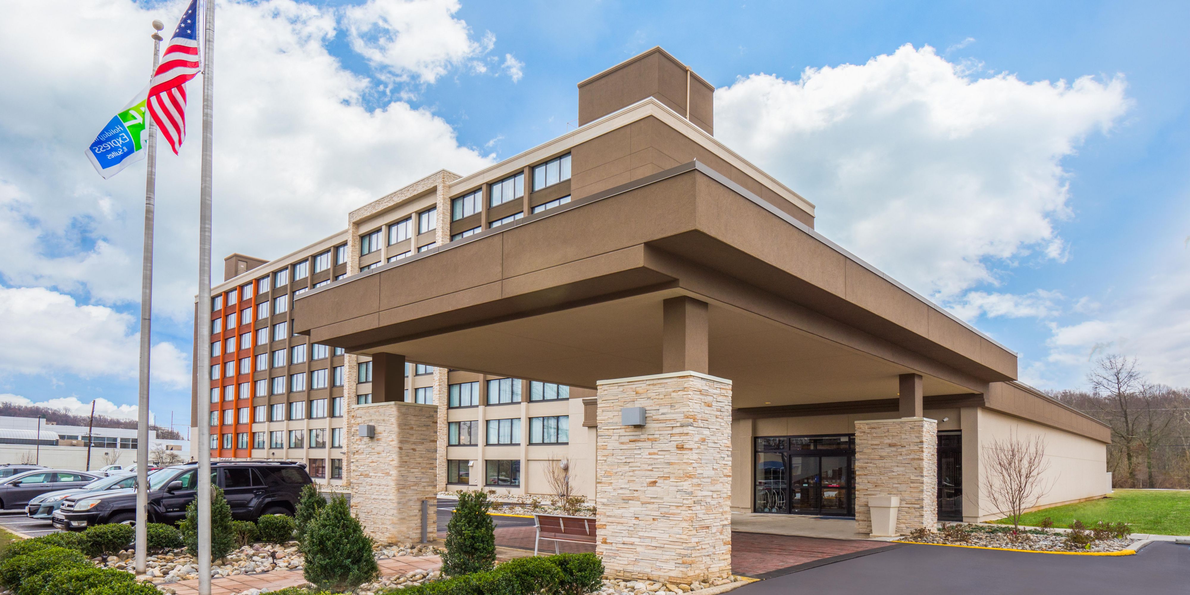 Our hotel in Ft. Washington has everything you need for a great stay. From spacious and modern rooms and suites, to an outdoor pool and complimentary fitness center, our guests are guaranteed a relaxing stay at Holiday Inn Express & Suites. Click the link to view our virtual tour!