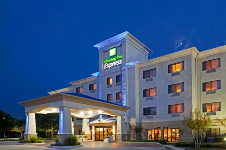 Holiday Inn Express & Suites Fort Worth South