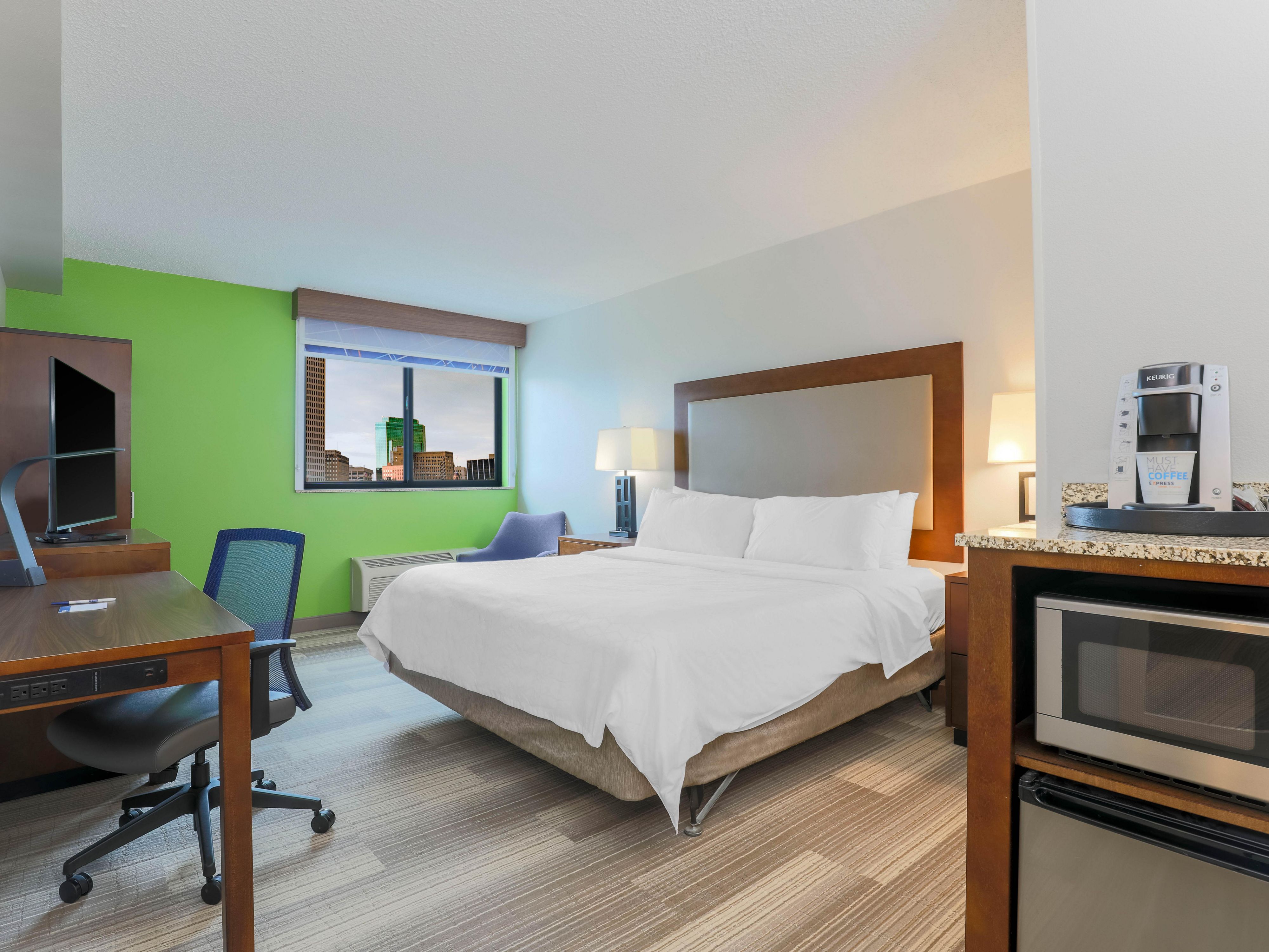 Holiday Inn Express & Suites Fort Worth Downtown Guest Room & Suite Options