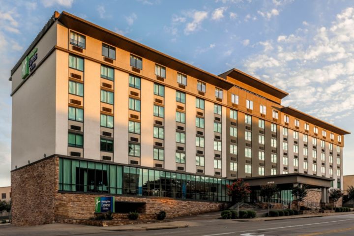 Holiday Inn Express & Suites Fort Worth Downt