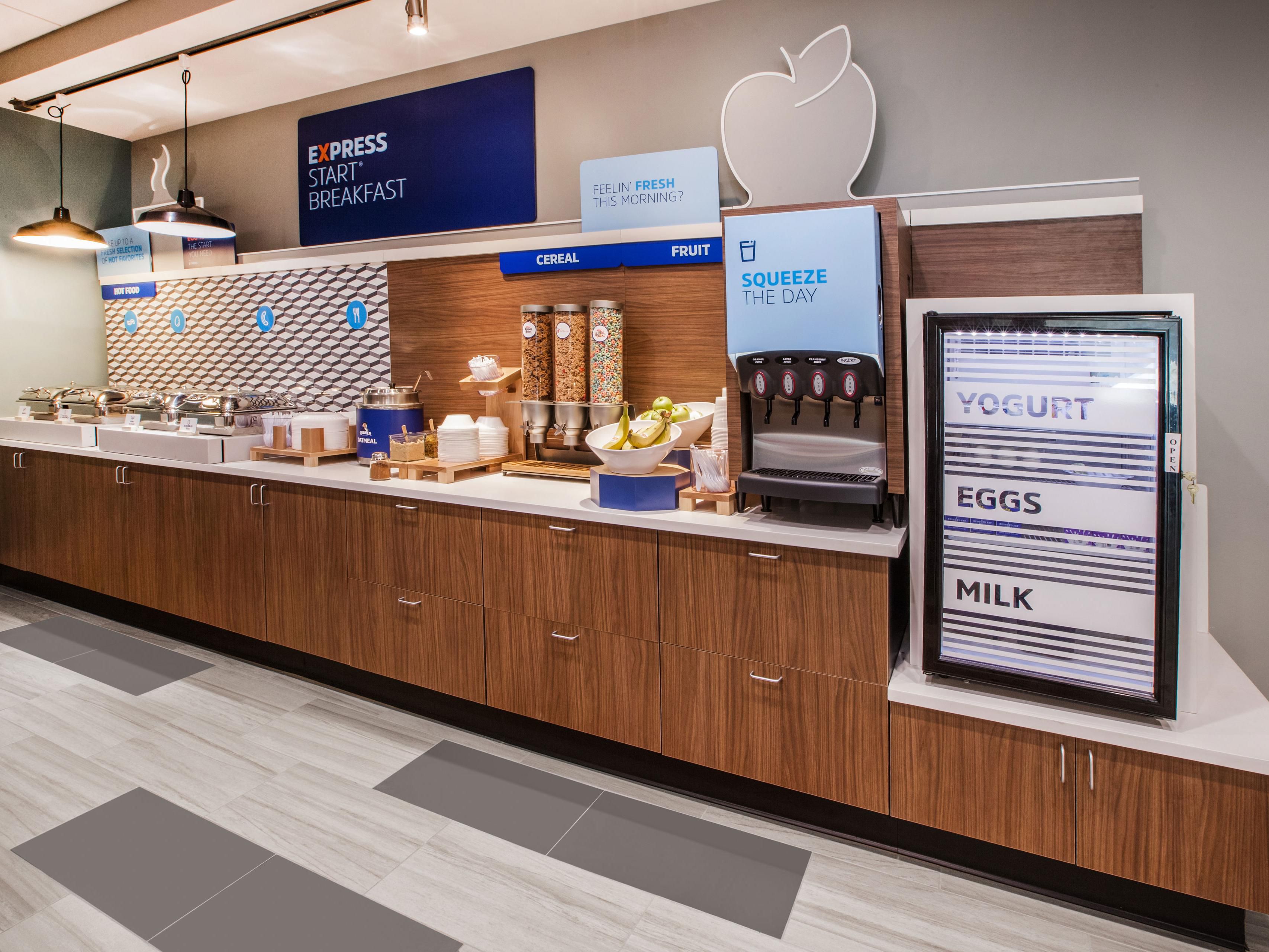 Kickstart your day with our Express Start Breakfast at Holiday Inn Express & Suites Dayton South Franklin, served daily from 6 AM to 10 AM. Enjoy a variety of grab ‘n’ go options or dig into favorites like scrambled eggs, crispy bacon, hot pancakes, our signature cinnamon rolls, and fresh coffee—perfect to fuel your morning and get you on your way!