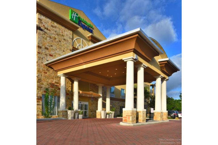Holiday Inn Express & Suites Fredericksburg