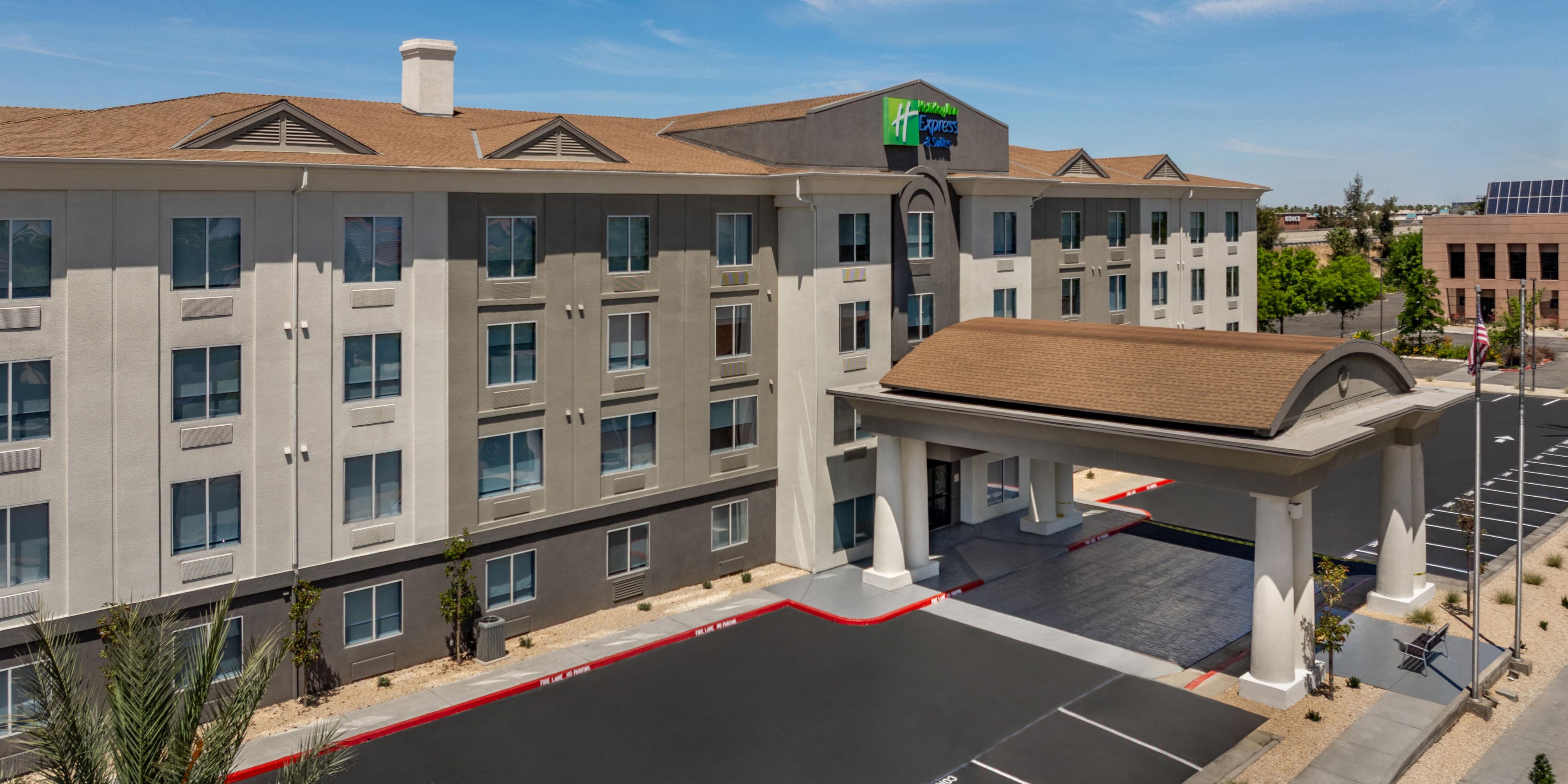 Holiday Inn Express & Suites Fresno (River Park) Hwy 41