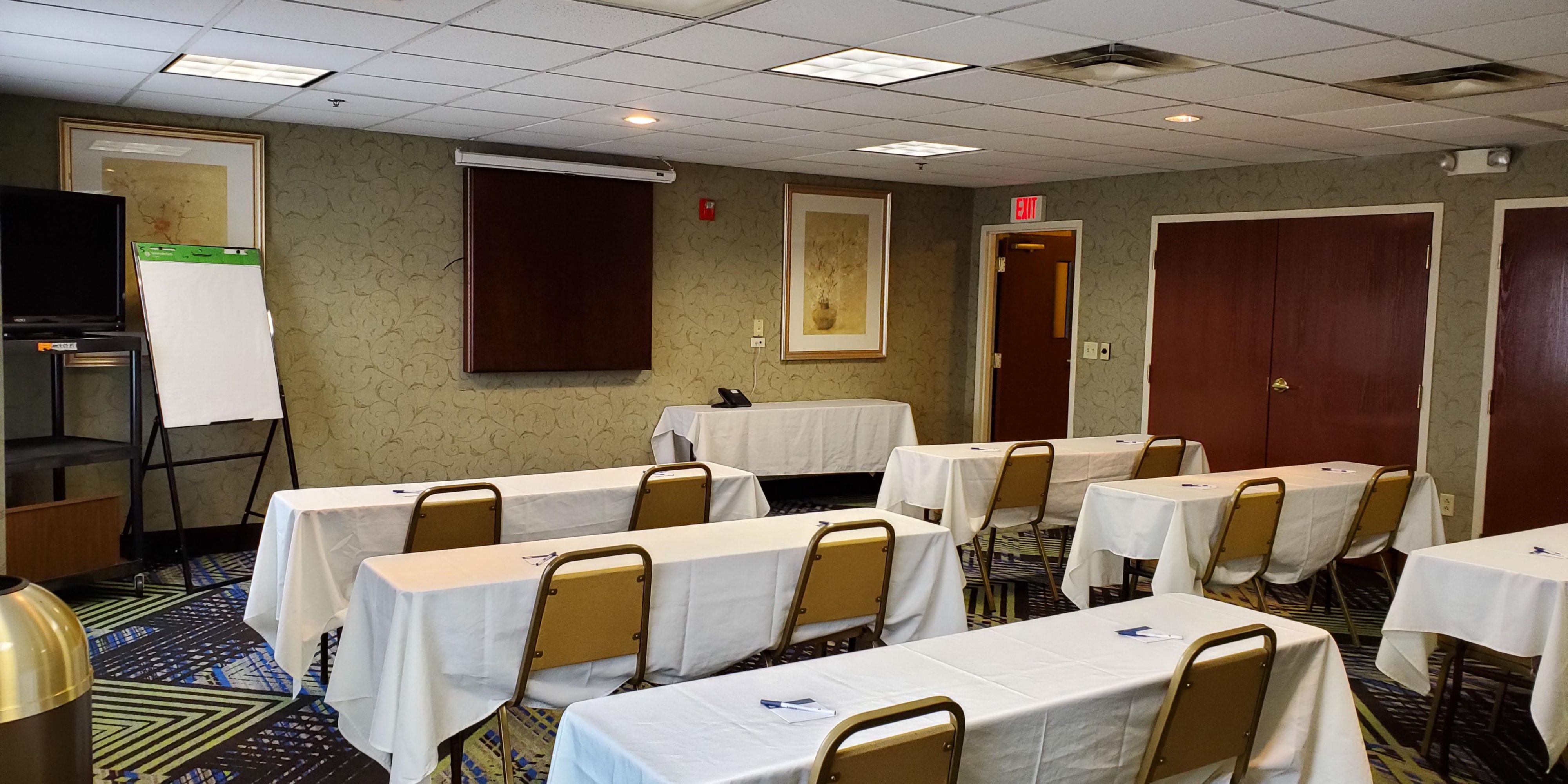 We are please to offer meeting space to accommodate boardroom or larger general sessions. Contact the hotel team today to reserve today!