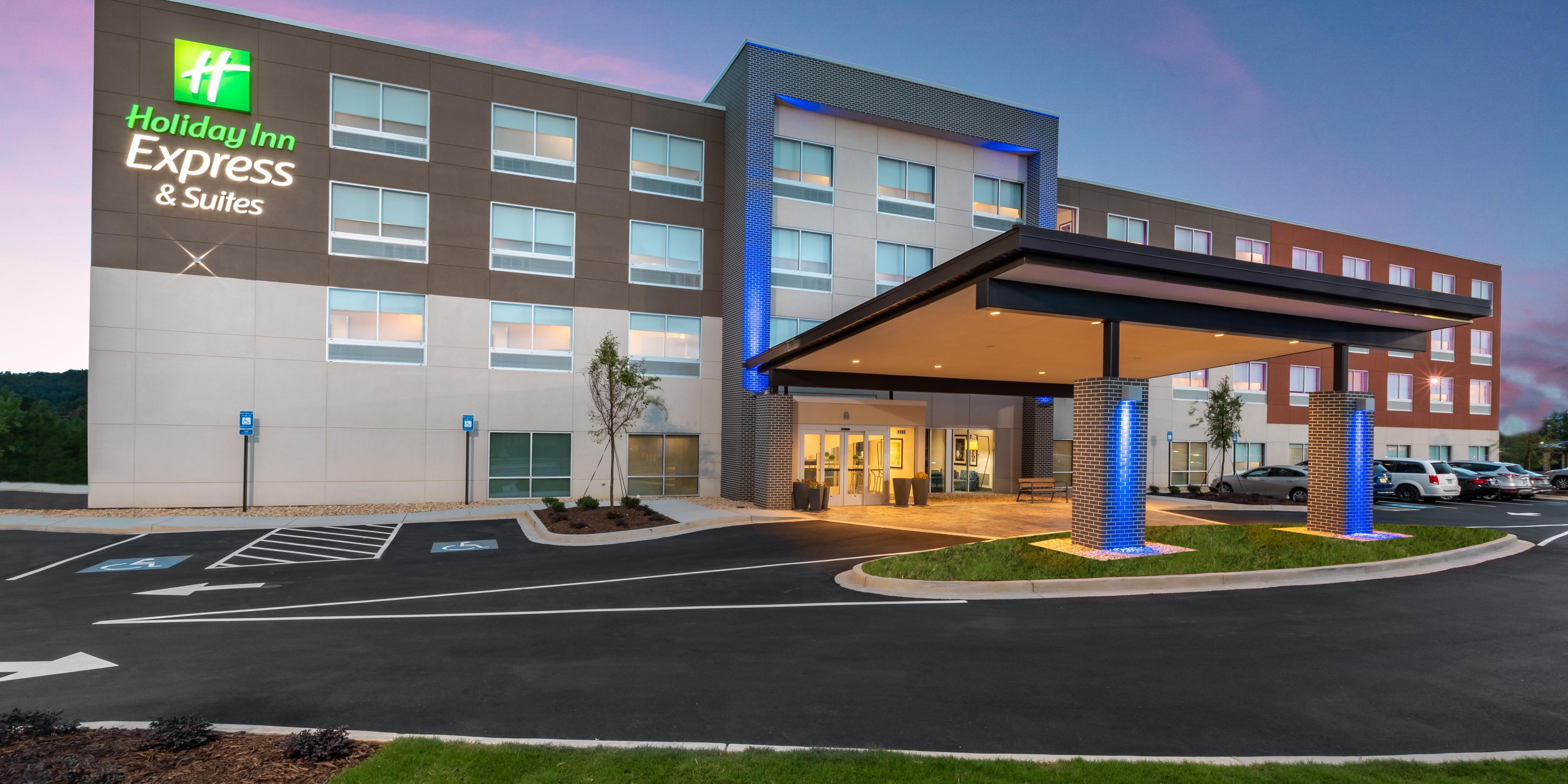 Our beautiful new hotel can accommodate your wedding guest room needs.  We are located close to downtown Gainesville where your guests can enjoy all Gainesville has to offer.  Close to theaters, restaurants, museums, and so much more.