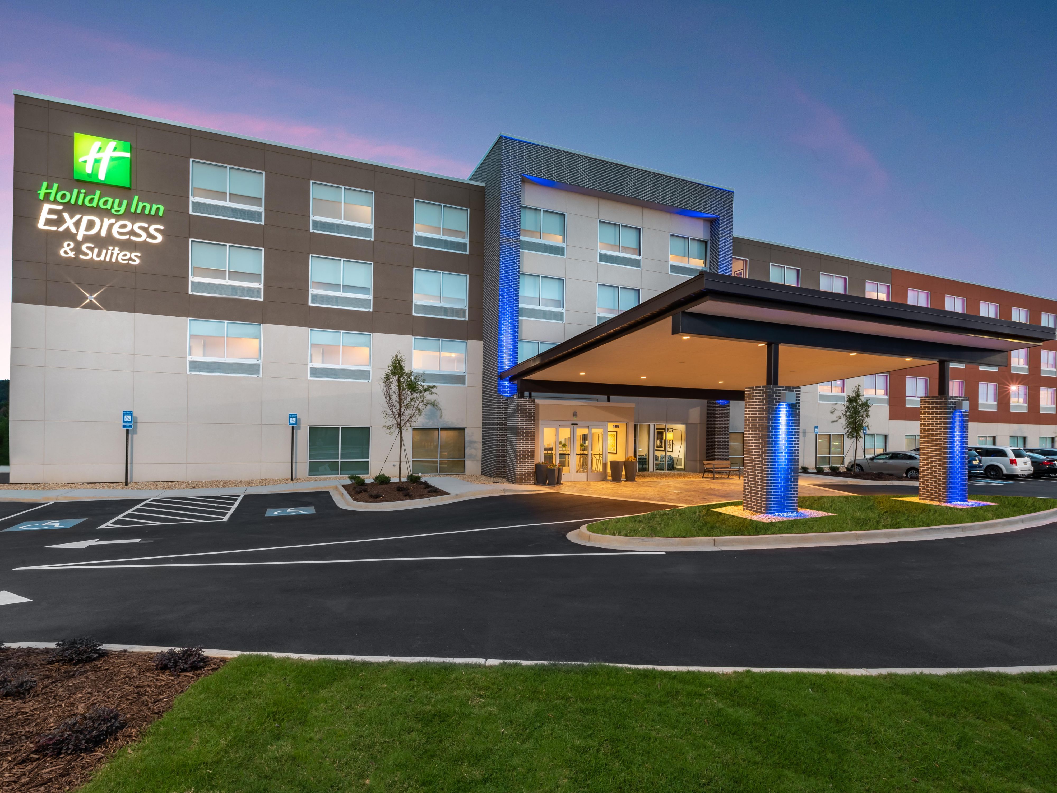 Our beautiful new hotel can accommodate your wedding guest room needs.  We are located close to downtown Gainesville where your guests can enjoy all Gainesville has to offer.  Close to theaters, restaurants, museums, and so much more.