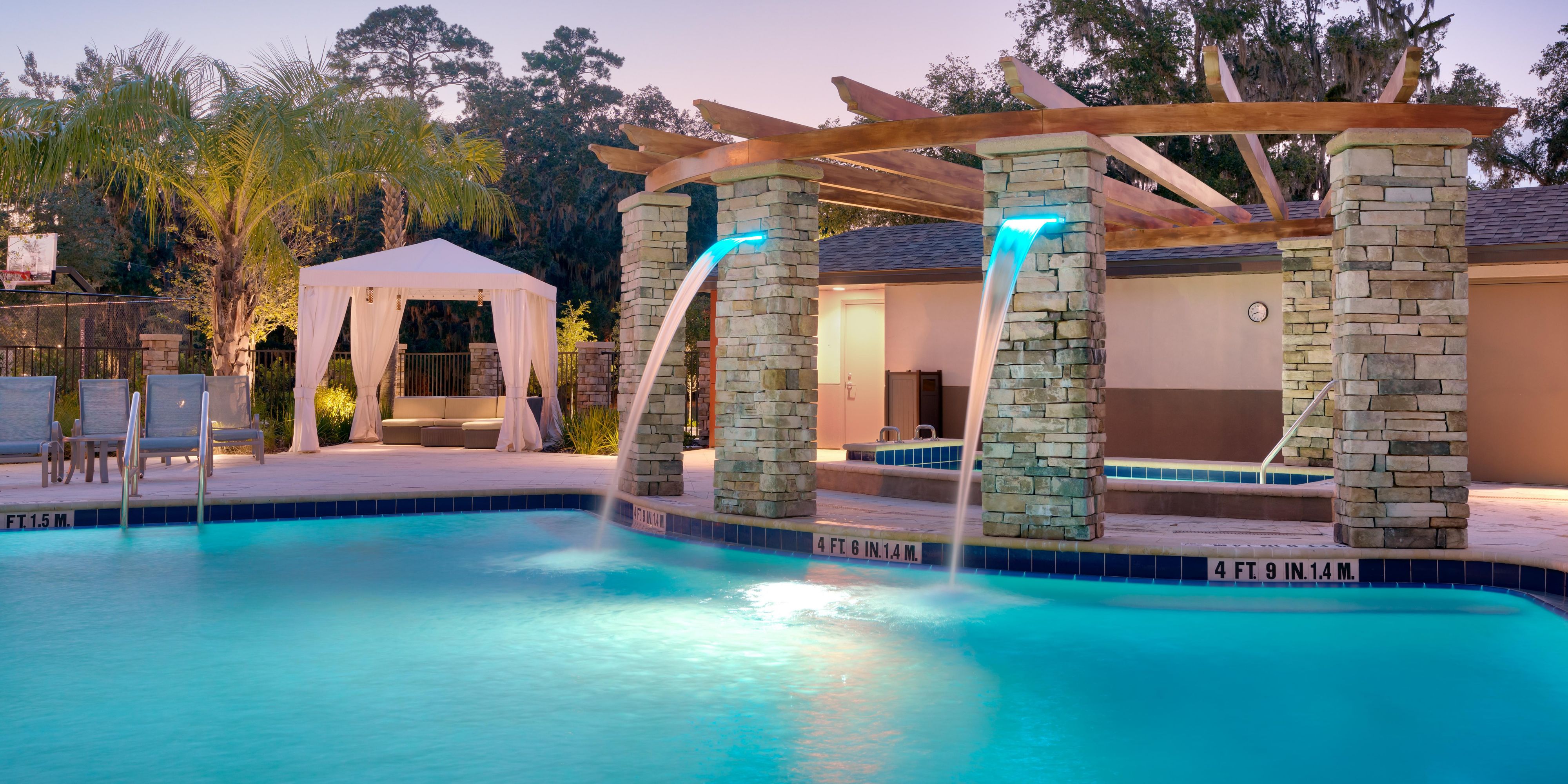 The brand new Holiday Inn Express & Suites offers a large resort style pool and spa area with 2 cabanas, 3 grills, a fire pit, lots or outdoor seating for eating, relaxing or social gatherings. 