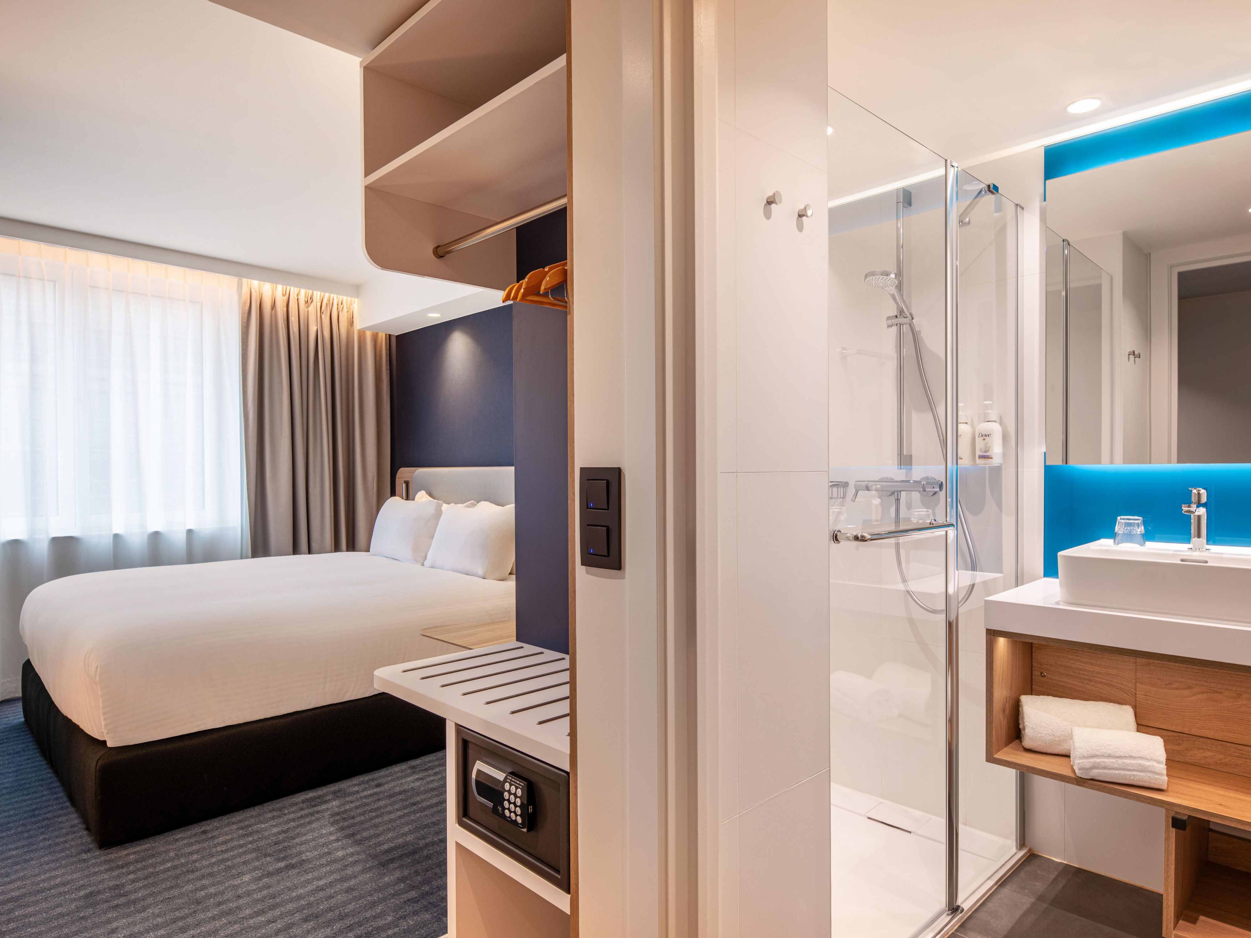 queen standard guest bedroom