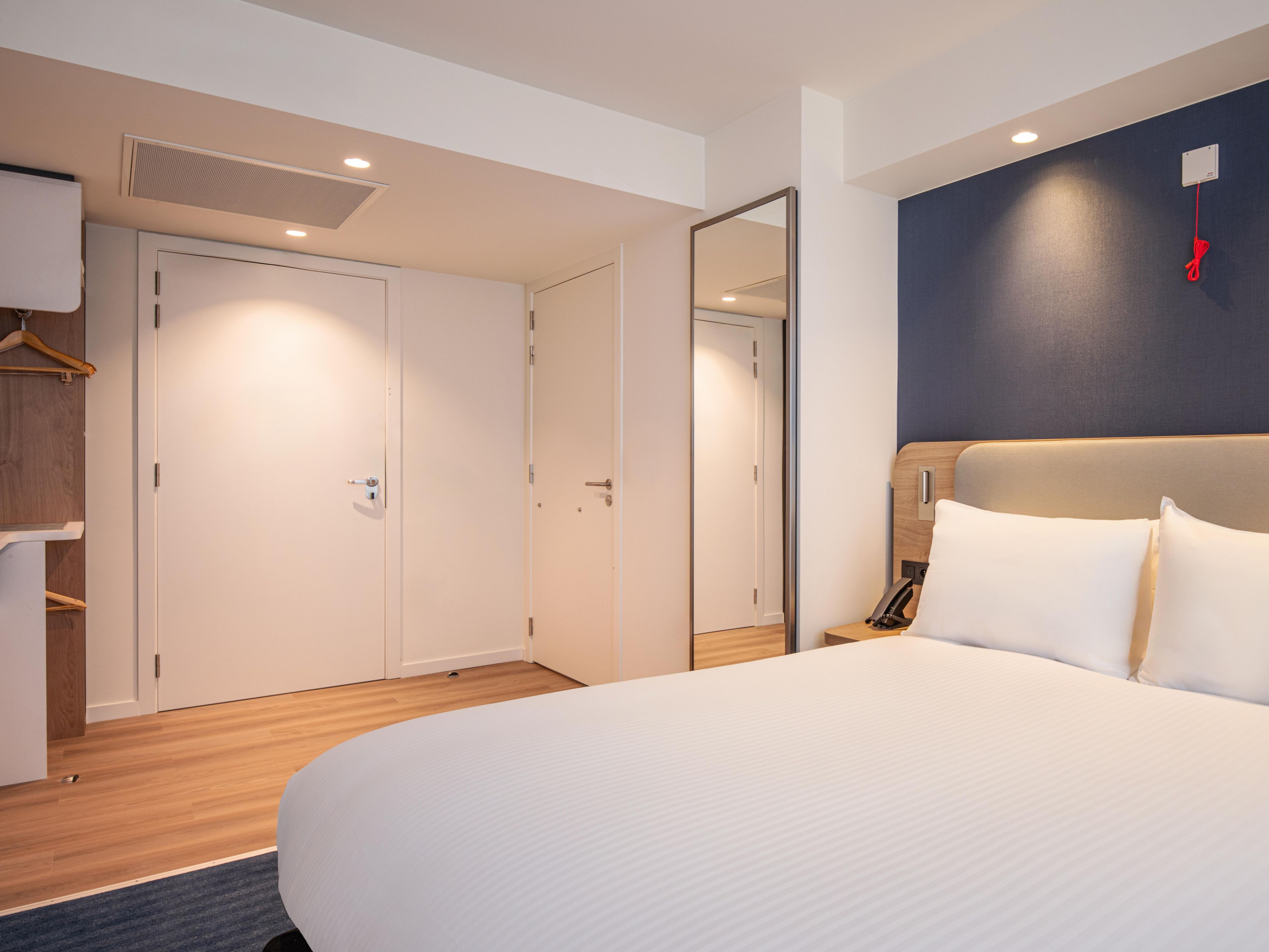 spacious Queen Standard Accessible room