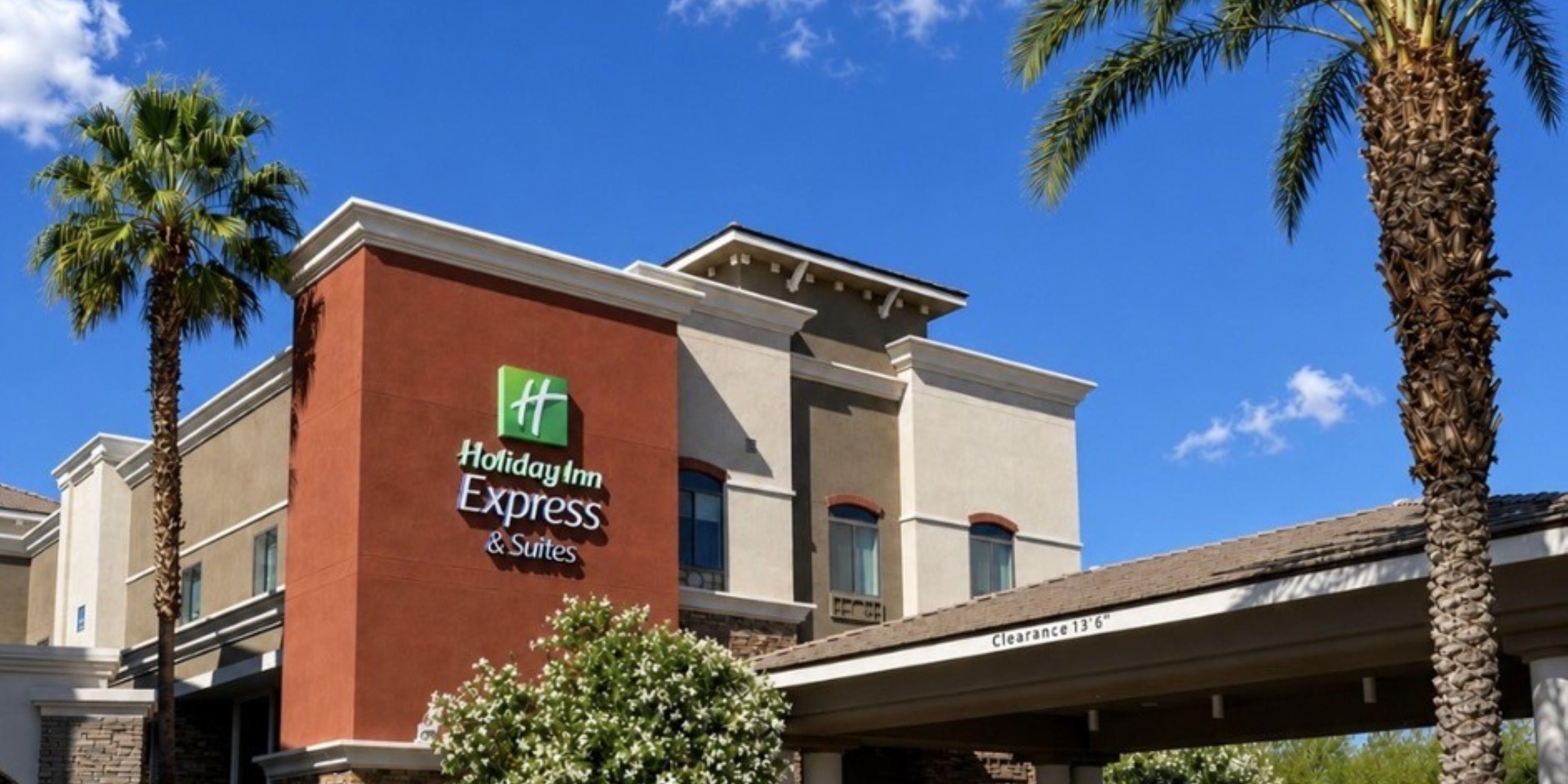 Holiday Inn Express & Suites Phoenix - Glendale Sports Dist