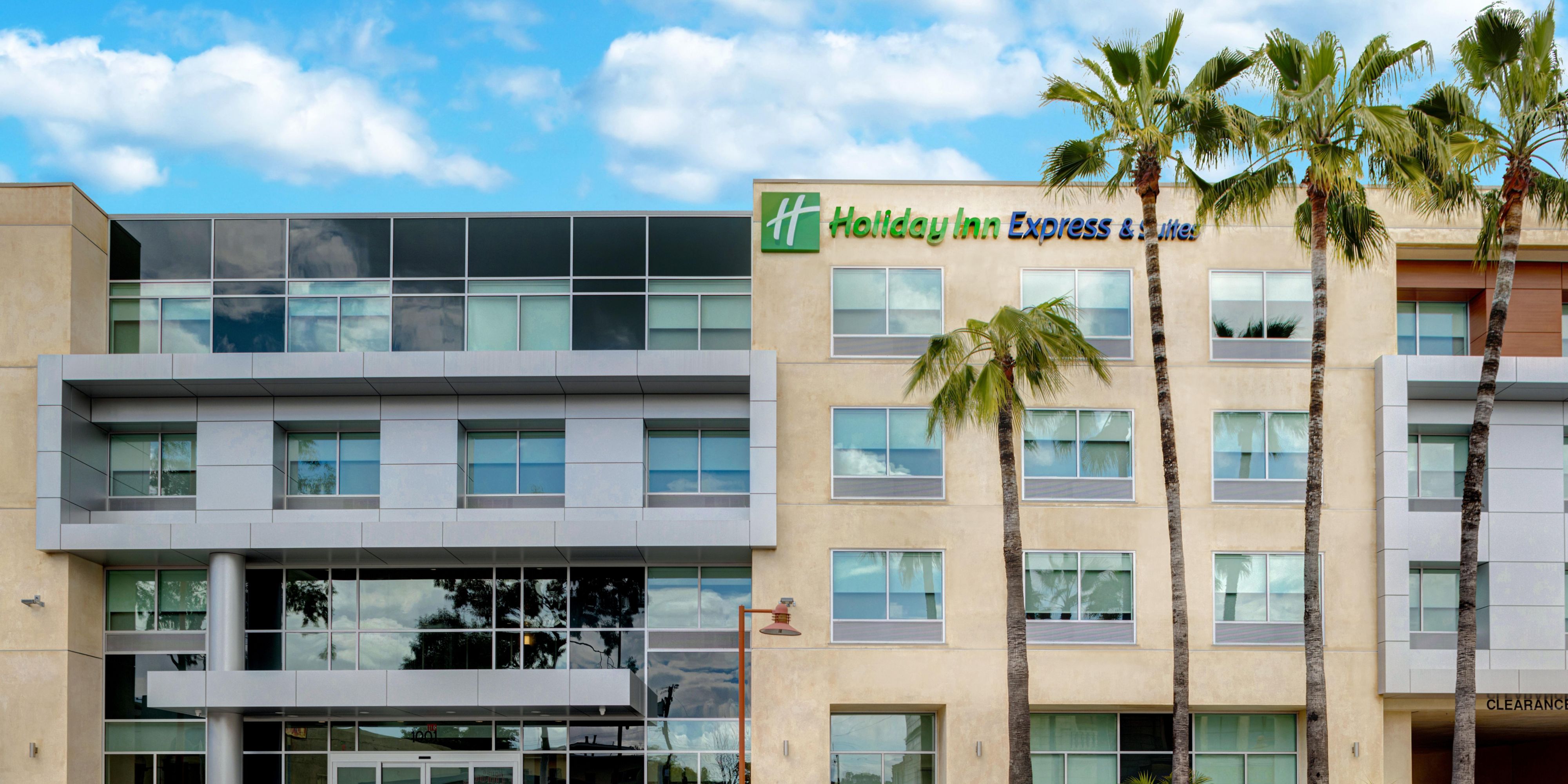 Holiday Inn Express & Suites Glendale Downtown