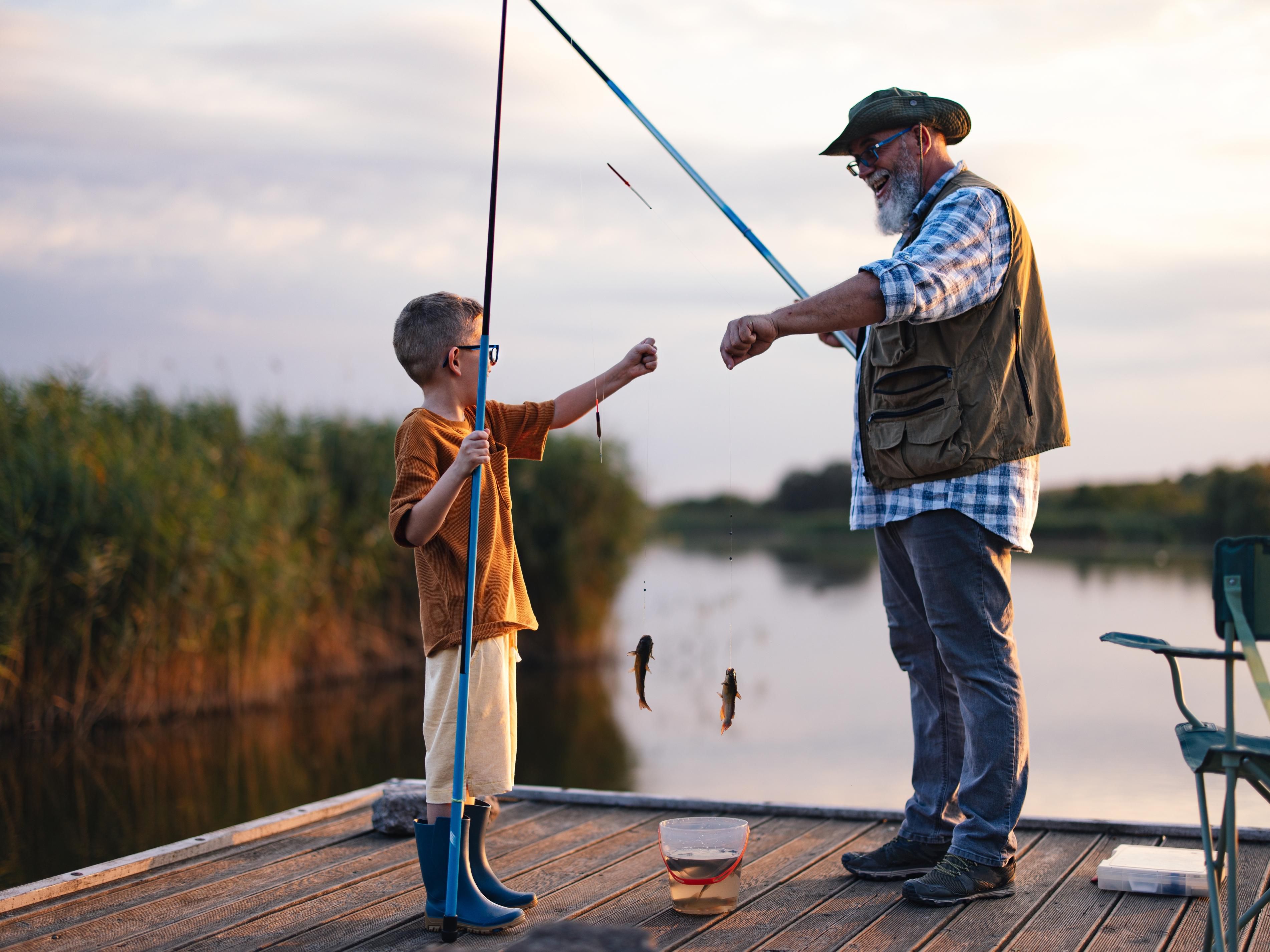 Experience paddle fishing in Glendive, MT, along the scenic Yellowstone River! Enjoy stunning views and abundant wildlife. Local guides help both seasoned anglers and beginners catch catfish and walleye. Perfect for families, this adventure promises unforgettable memories and a chance to connect with nature. Book your trip today!