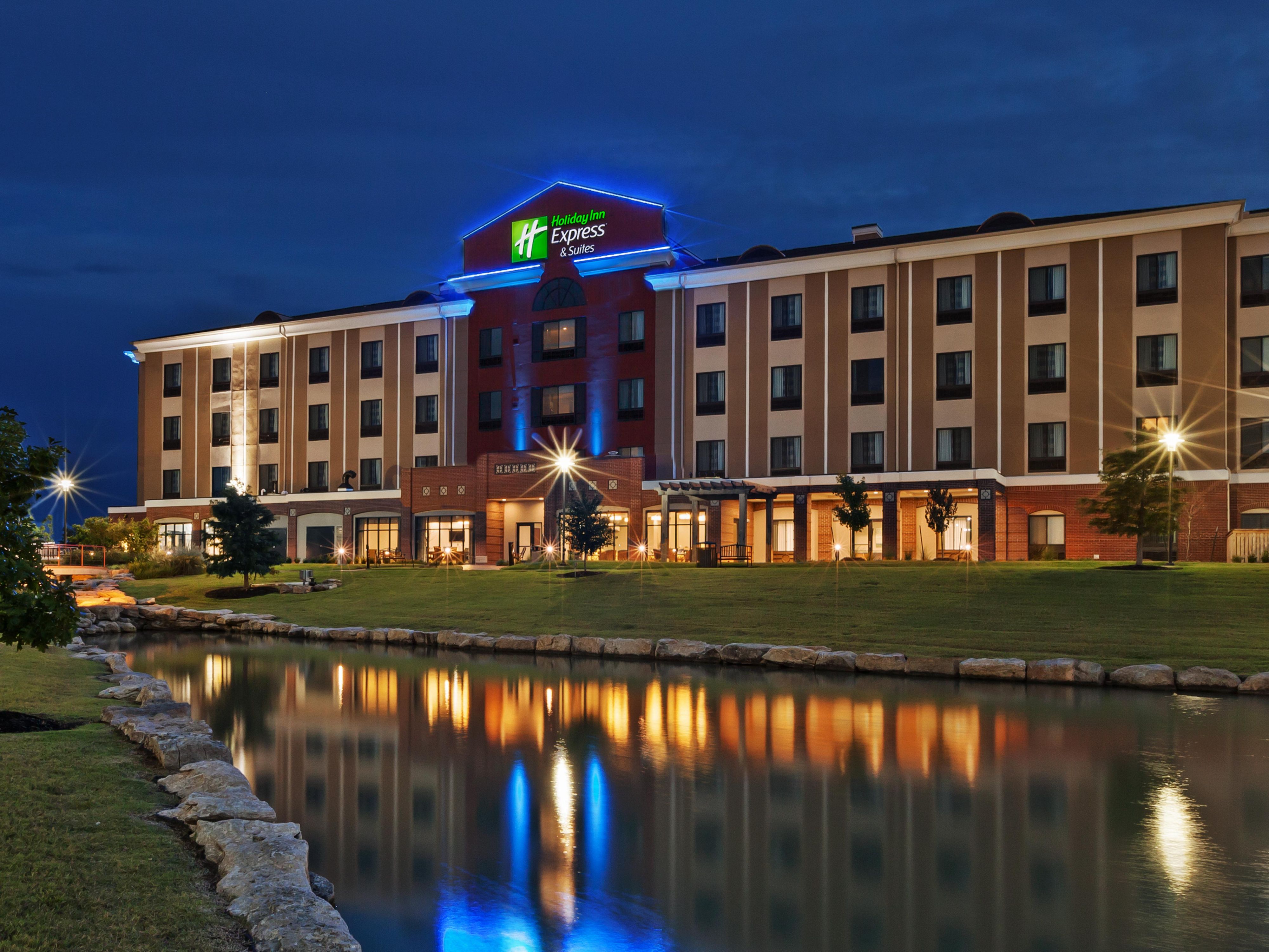 We know what makes a great stay and we've got it all here waiting for you! Let us create a magical experience for your guests. Our dedicated sales team will work with you to design the perfect group block for your special day! Email us at sales.hieglenpool@gmail.com!